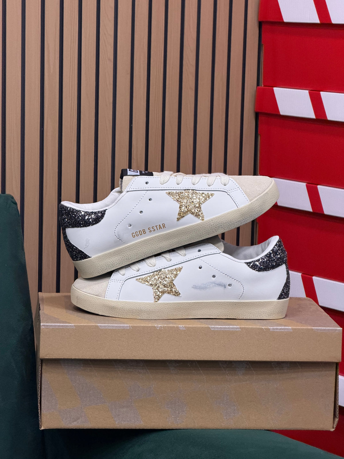 GOLDEN GOOSE