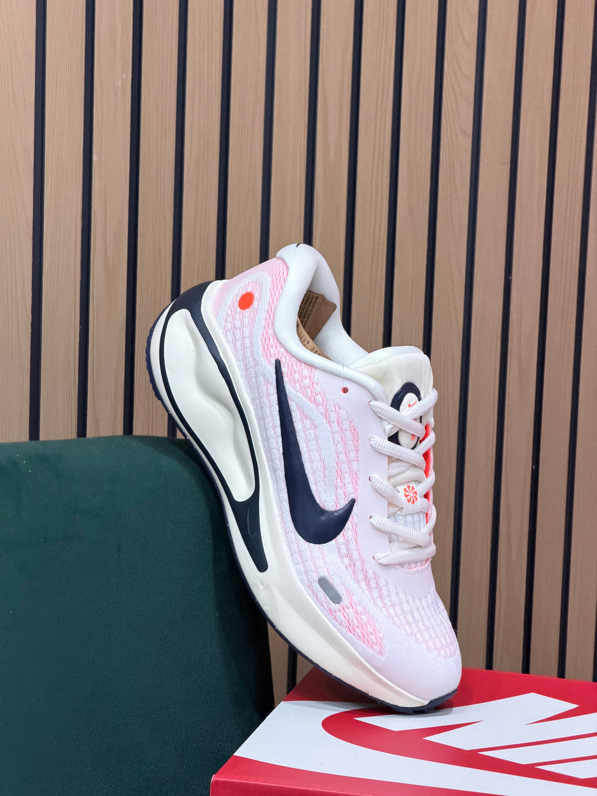 NIKE AIR