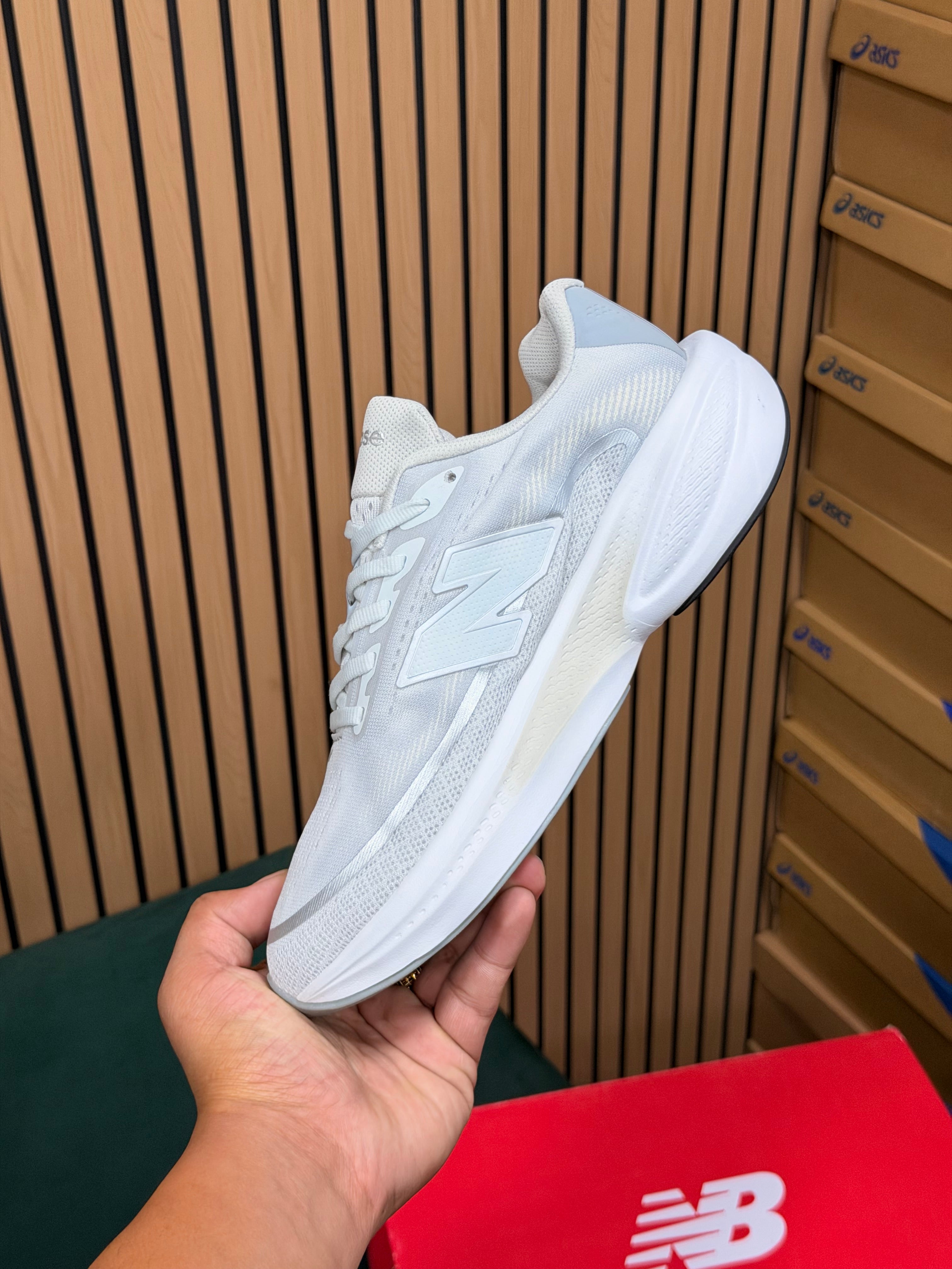NEW BALANCE ELLIPSE