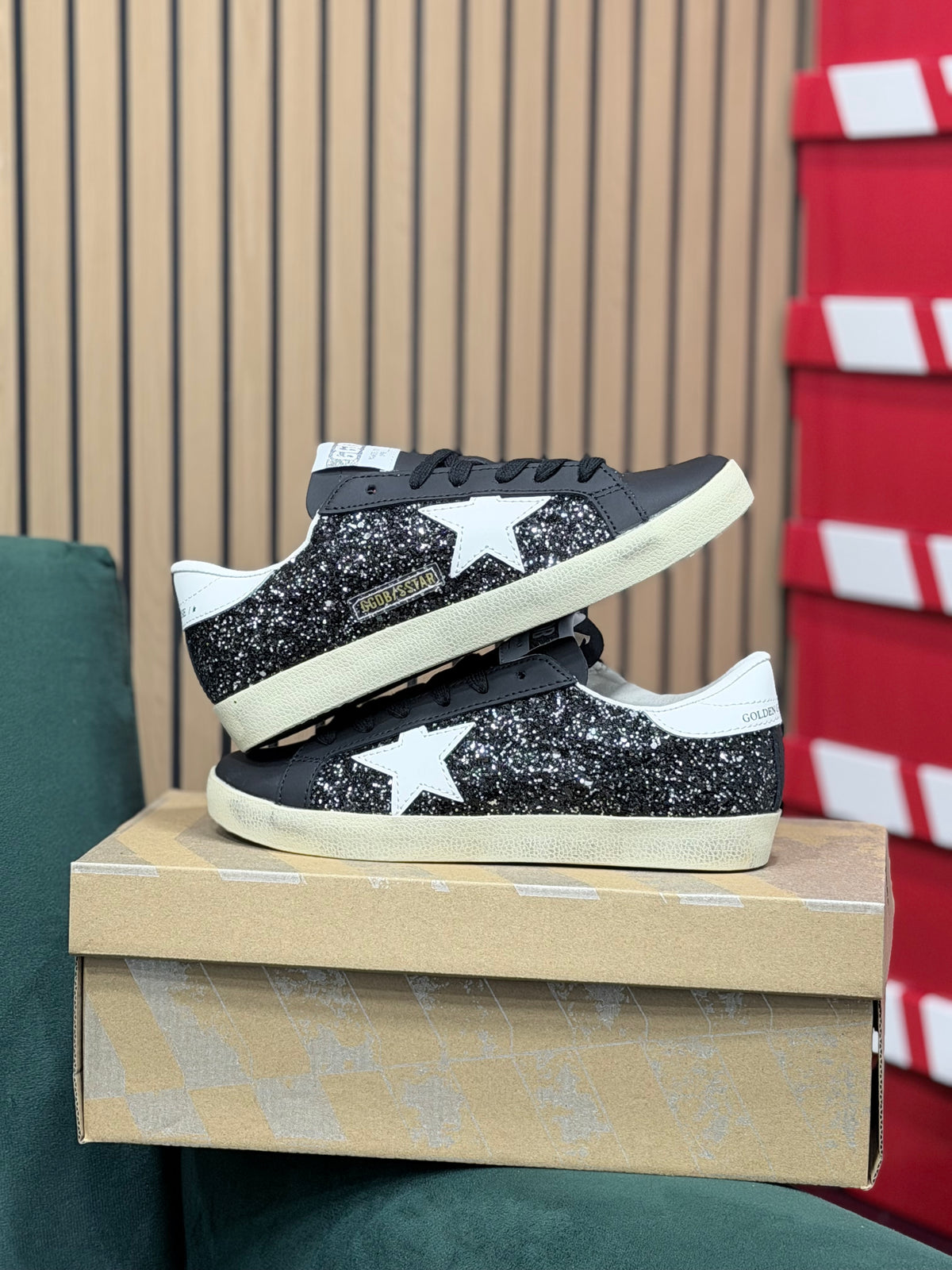 GOLDEN GOOSE