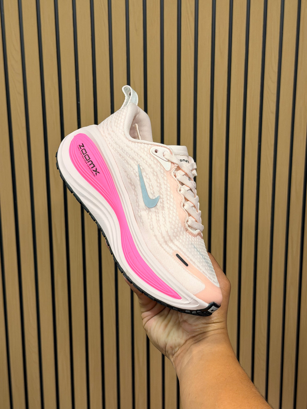 NIKE VOMERO PLUS