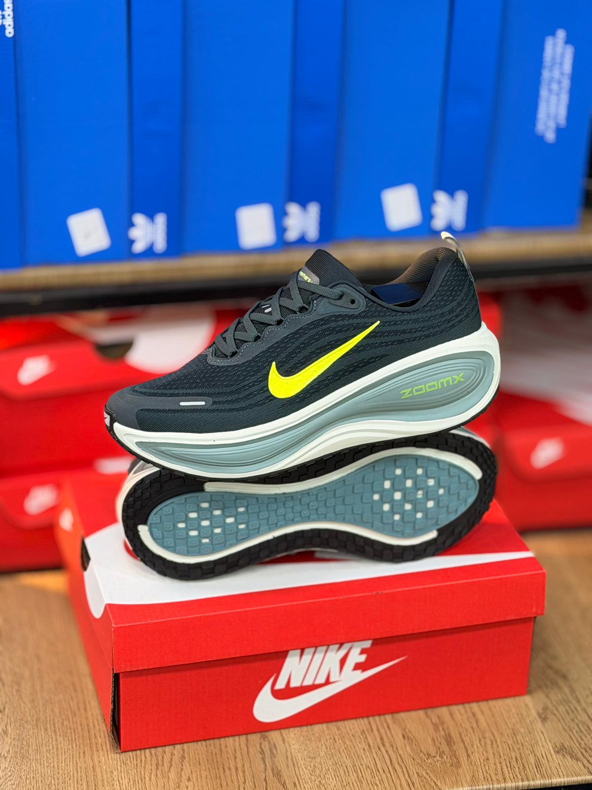 NIKE VOMERO PLUS