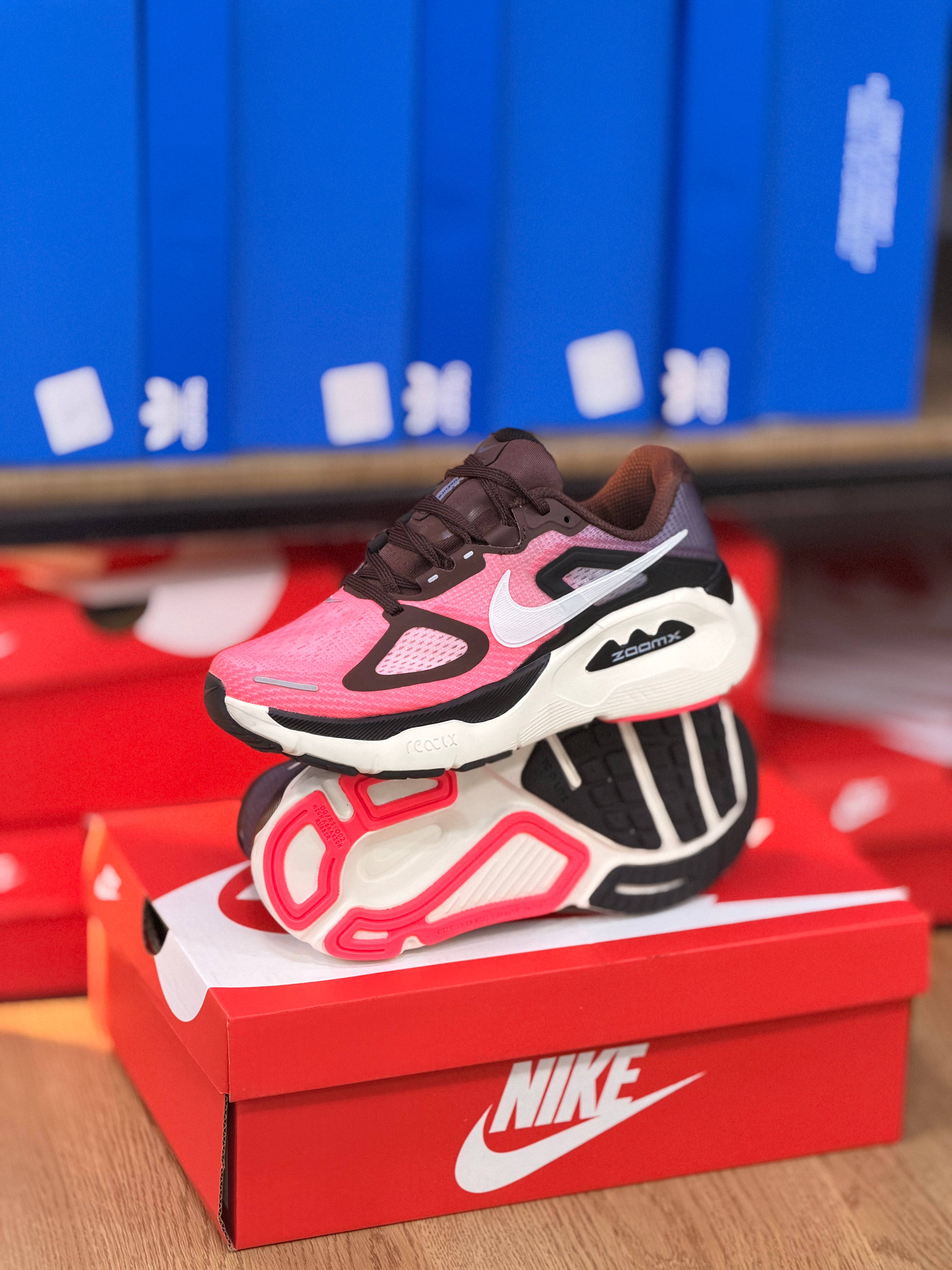 NIKE STRUCTURE PLUS