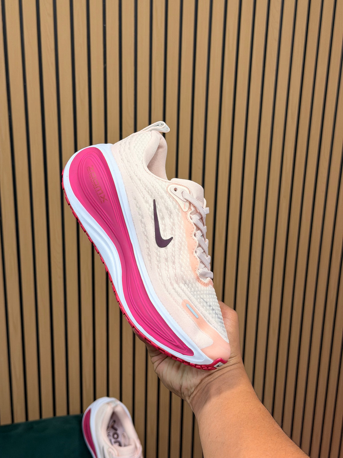 NIKE VOMERO PLUS
