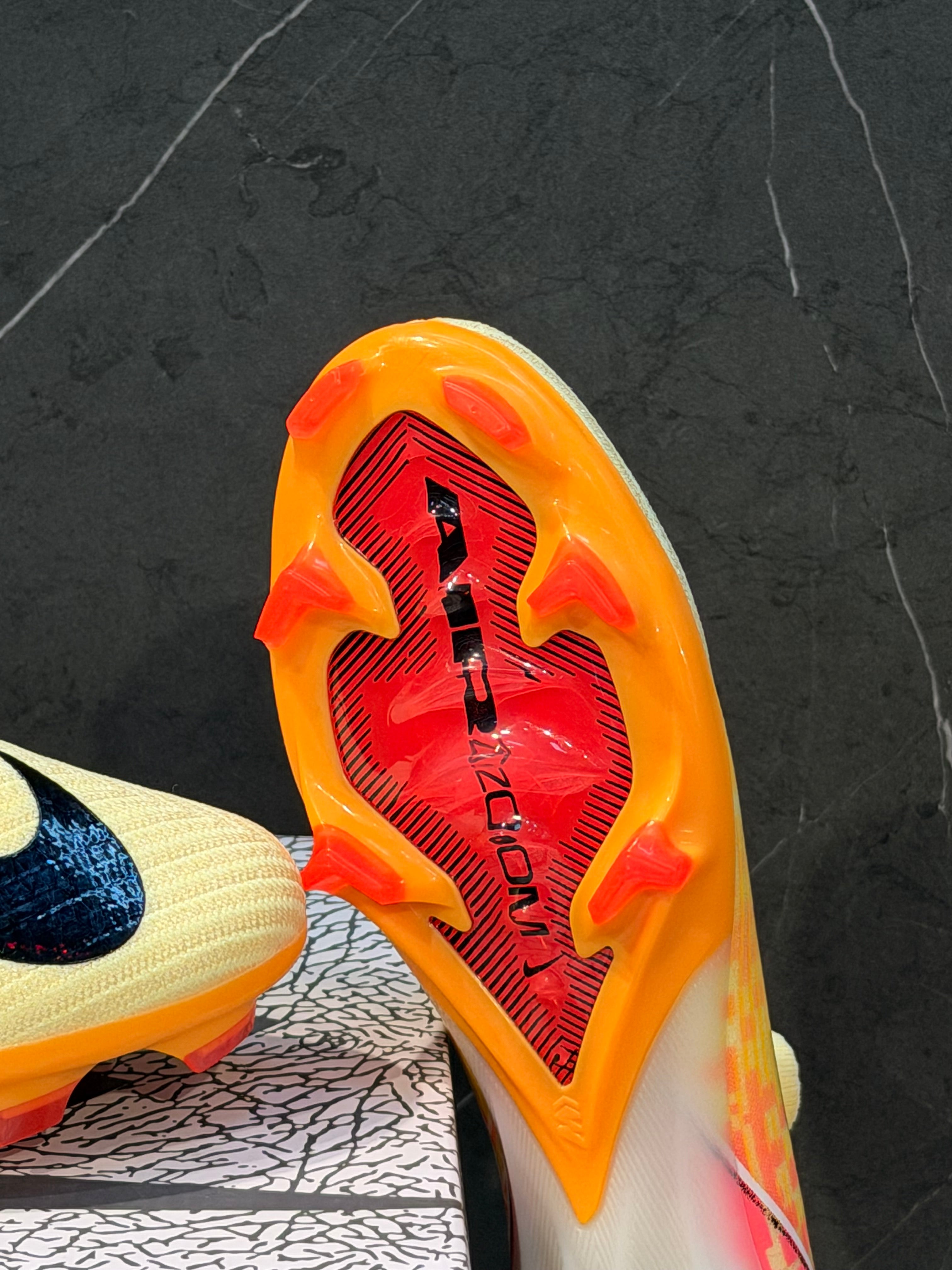 NIKE GUAYO GAMA MEDIA