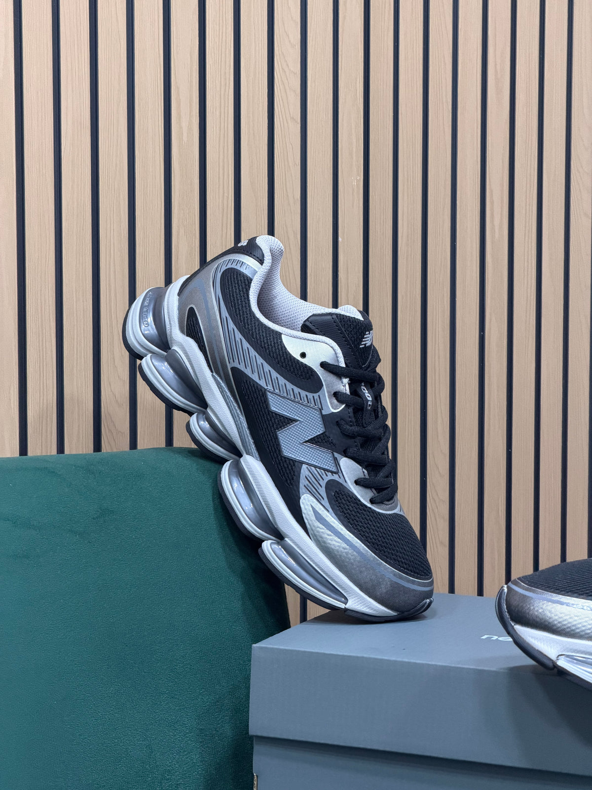 NEW BALANCE ABZORB 2000