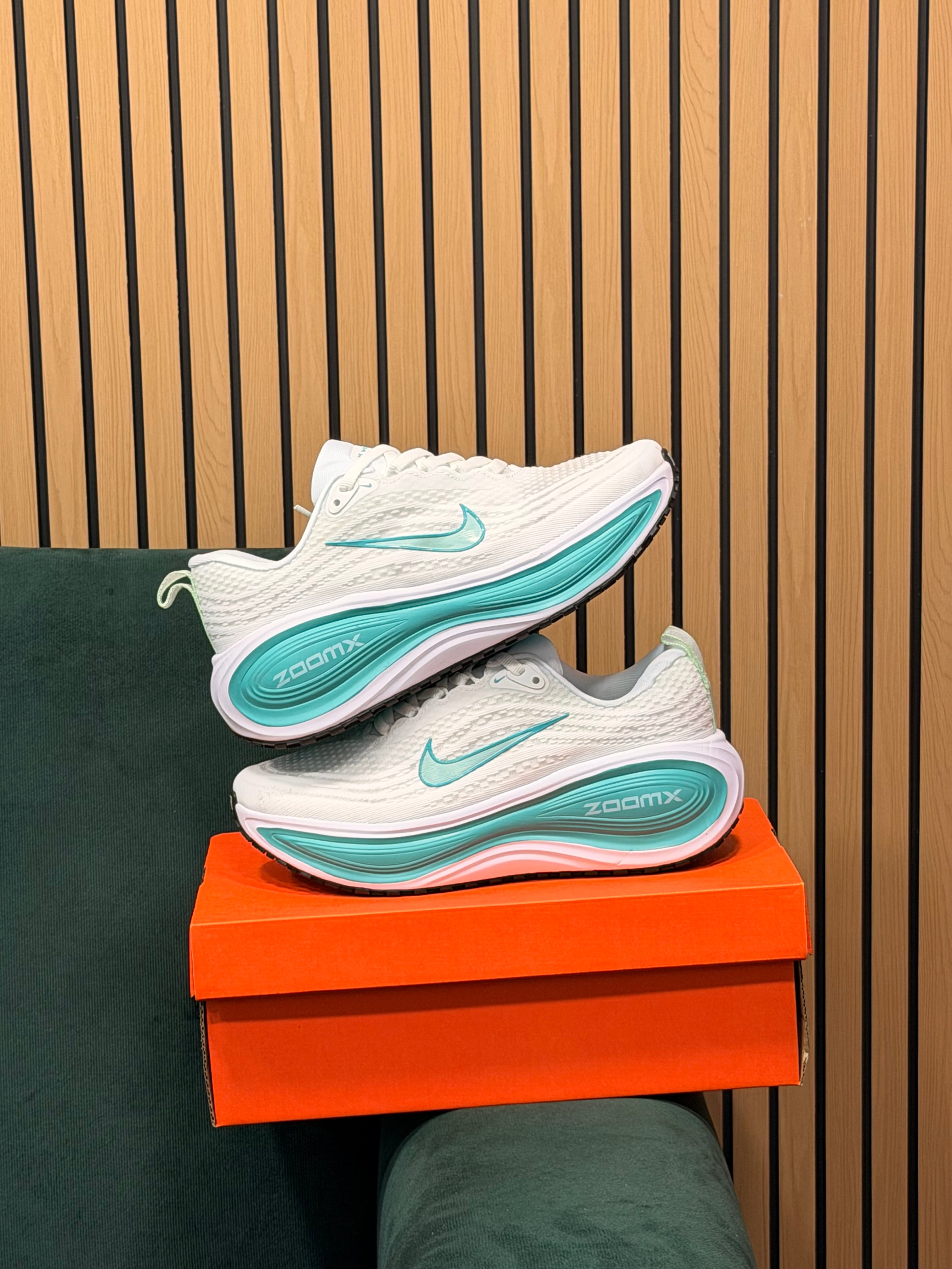 NIKE VOMERO PLUS