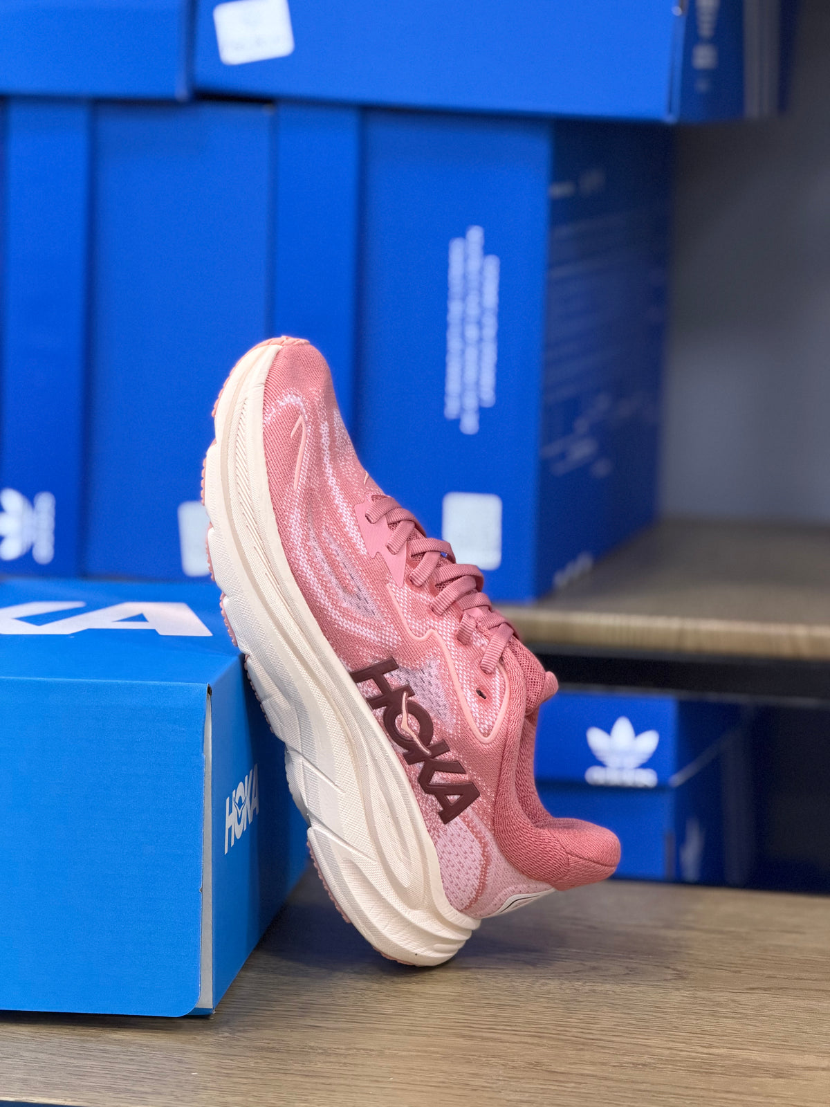 HOKA CLIFTON 10