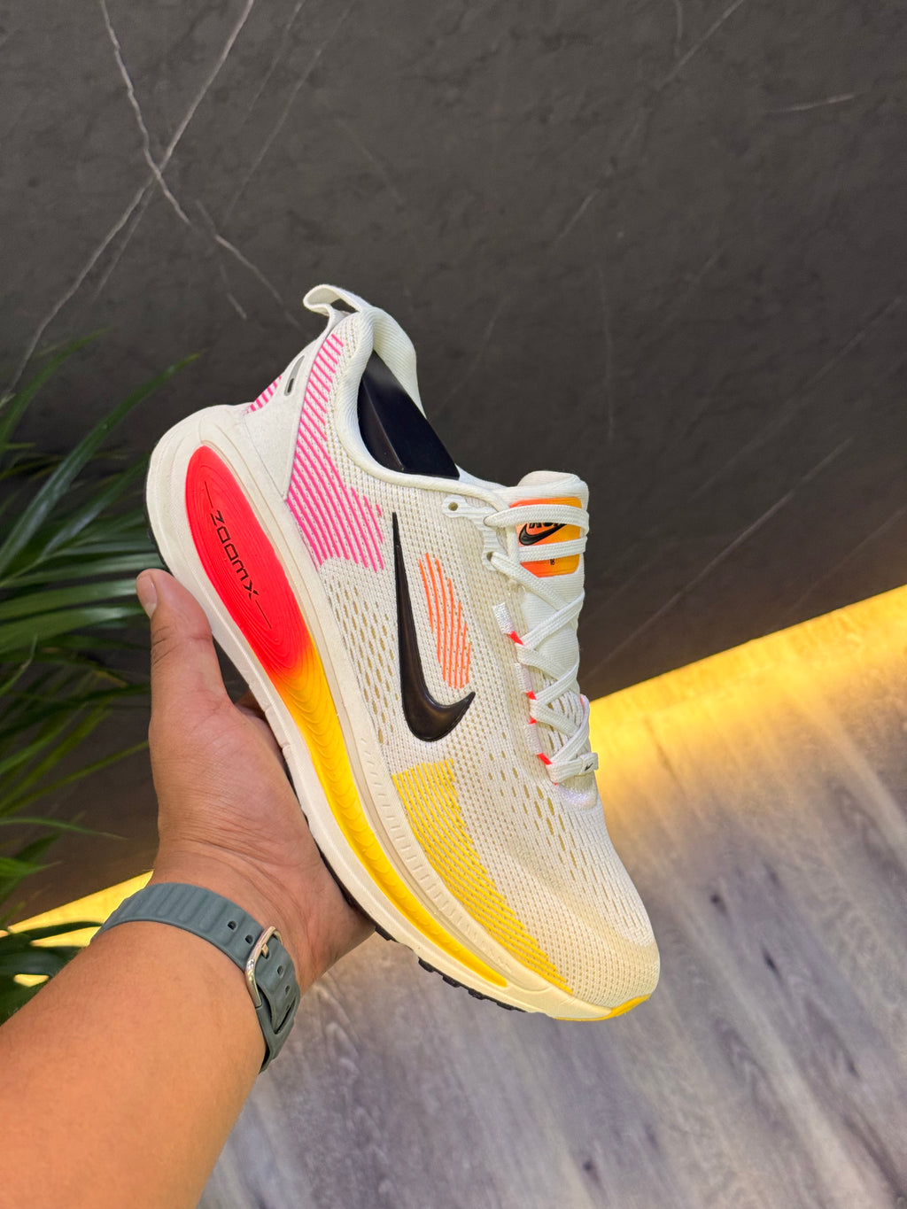 NIKE VOMERO 18