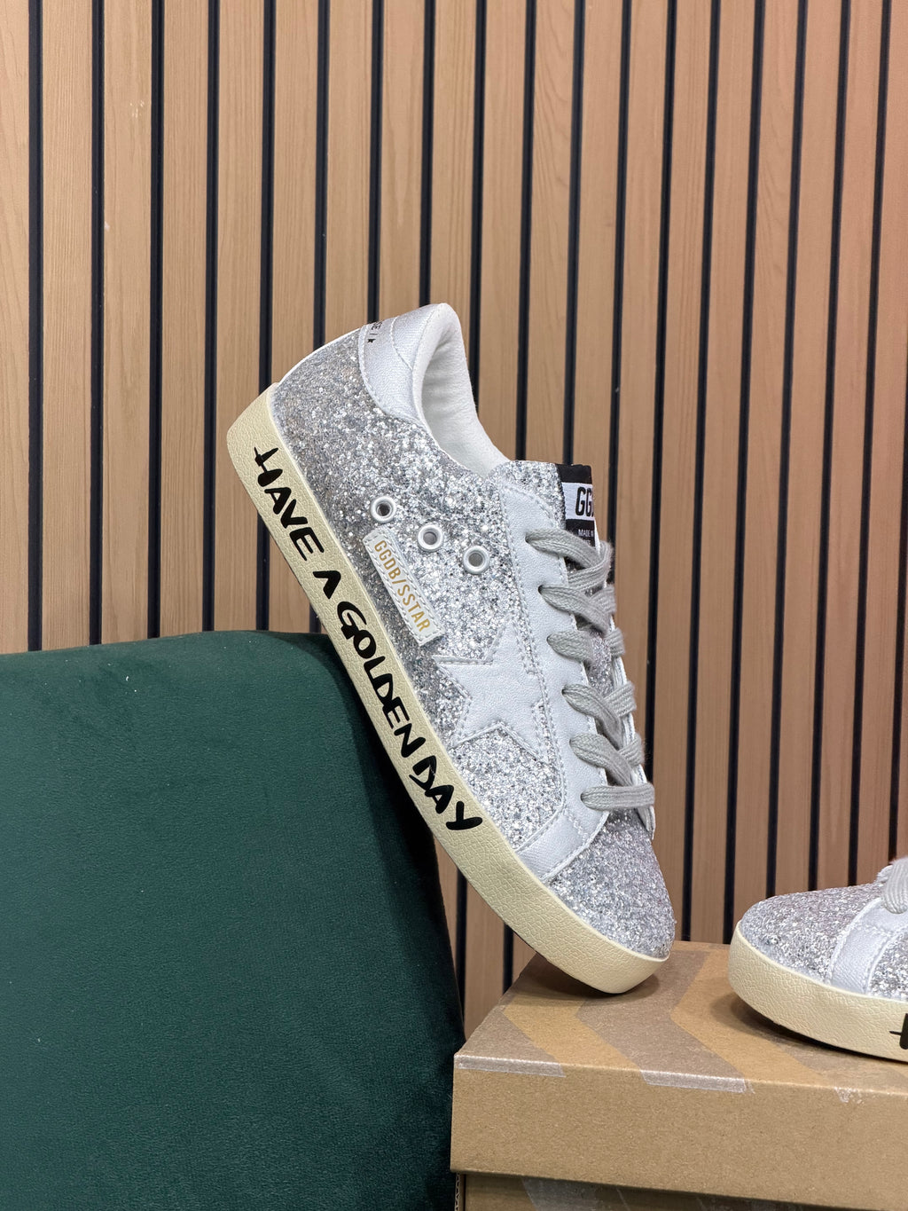GOLDEN GOOSE