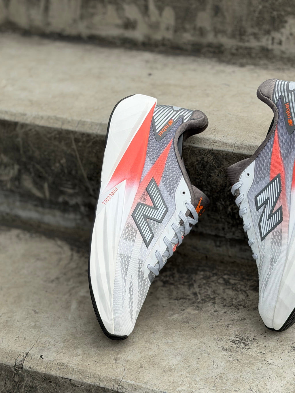 NEW BALANCE REBEL V5