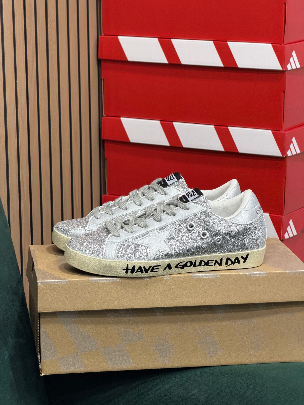 GOLDEN GOOSE