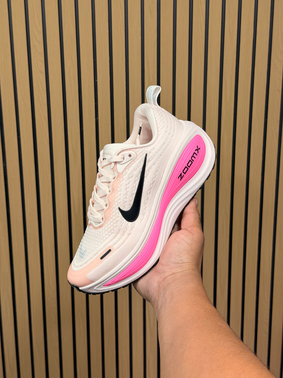 NIKE VOMERO PLUS