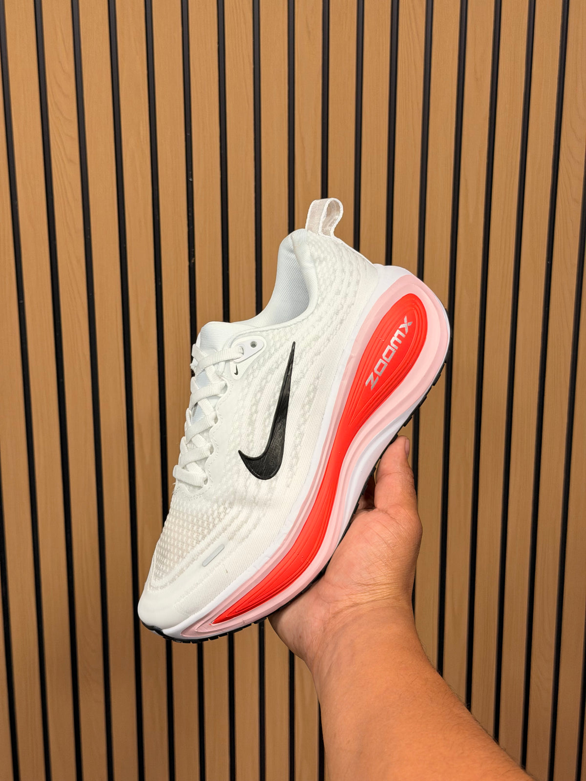 NIKE VOMERO PLUS