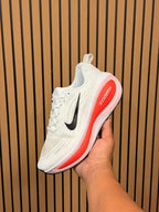 NIKE VOMERO PLUS