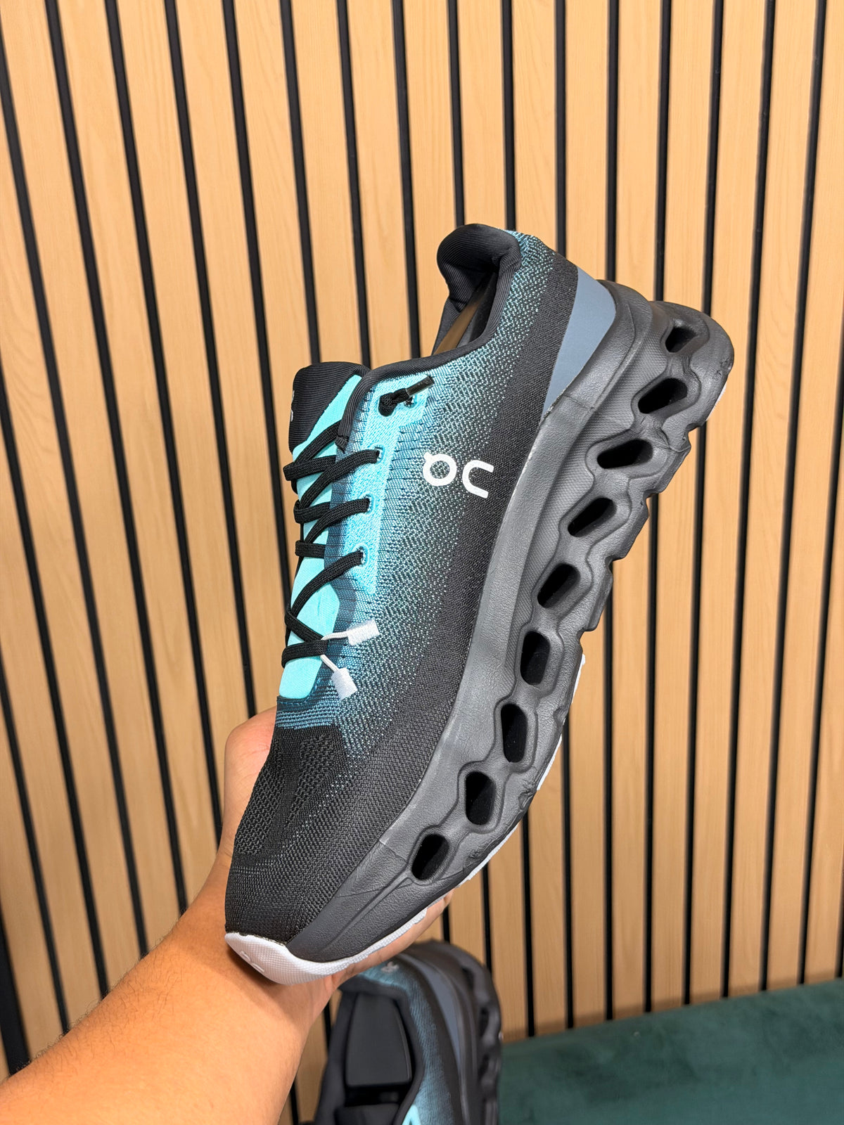 ON CLOUD TILT
