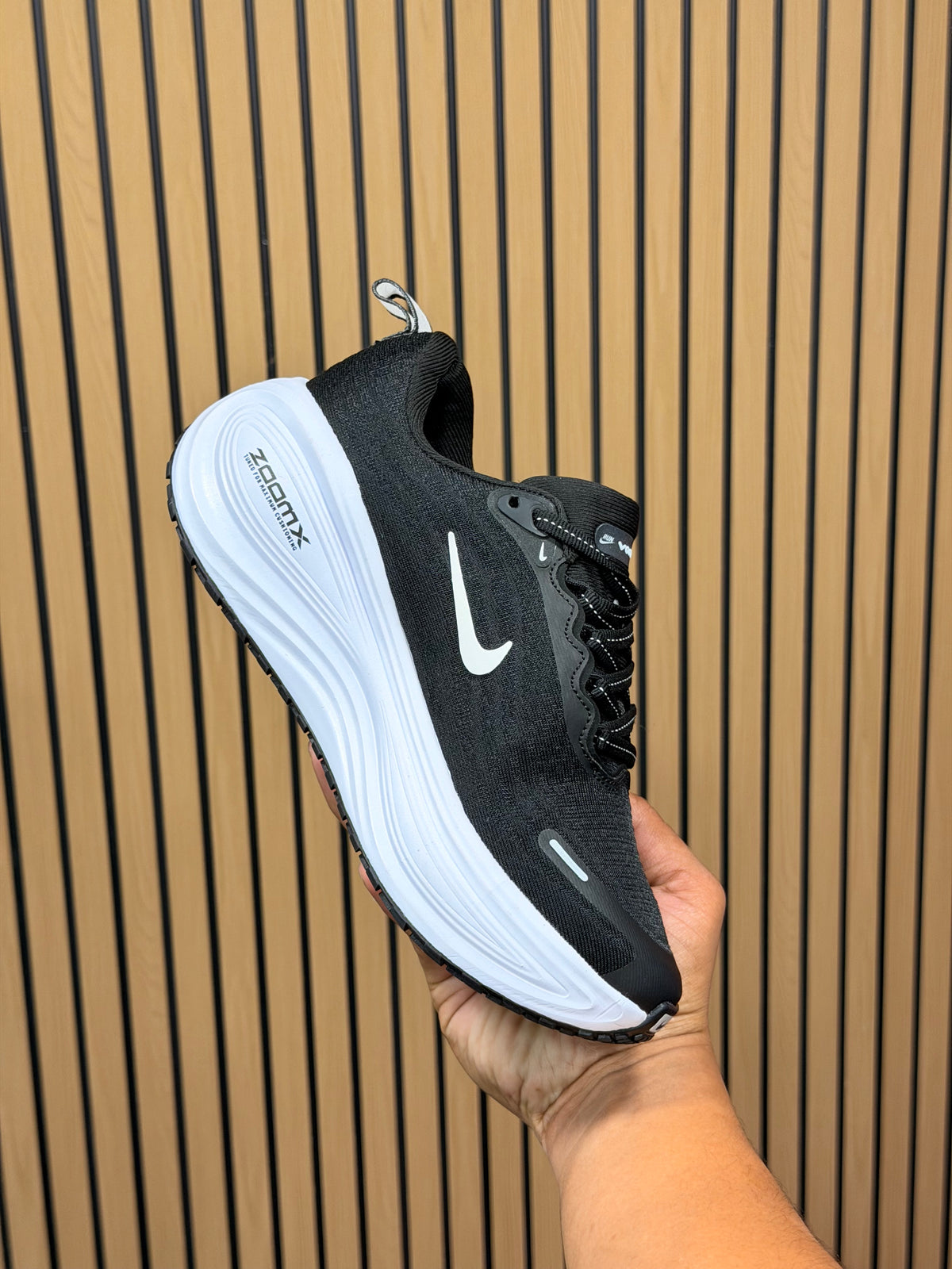 NIKE VOMERO PLUS