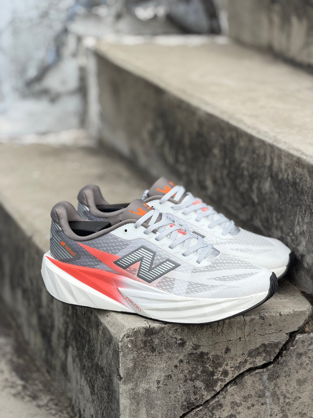 NEW BALANCE REBEL V5