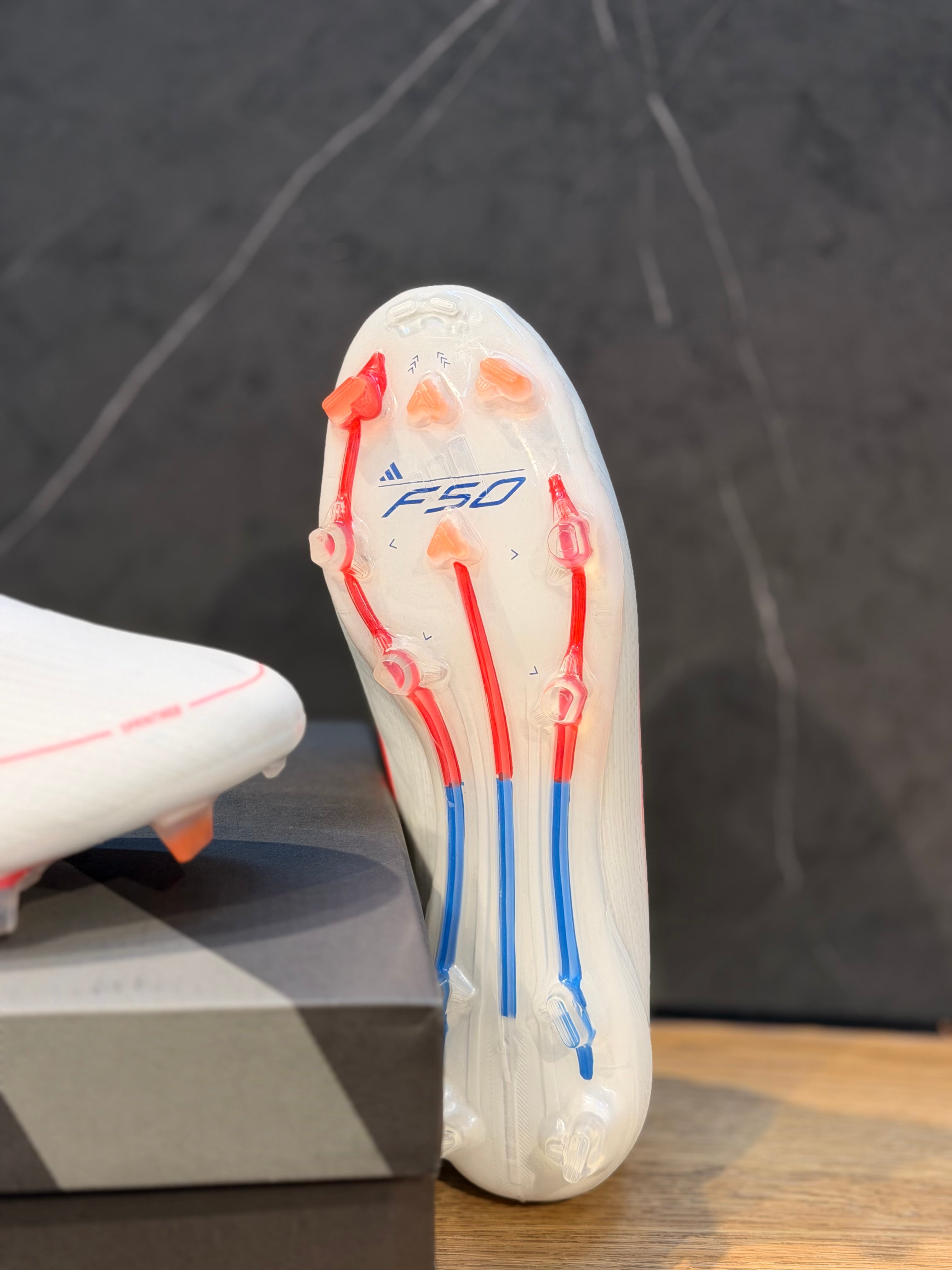 ADIDAS GUAYO GAMA MEDIA