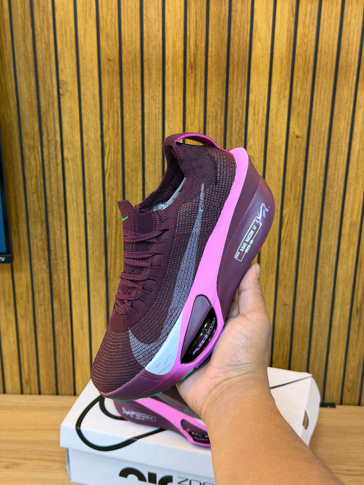 NIKE ALPHA FLY 2