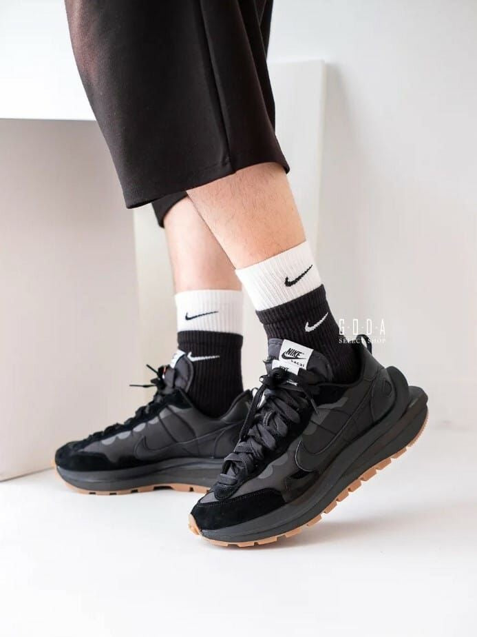 NIKE SACAI