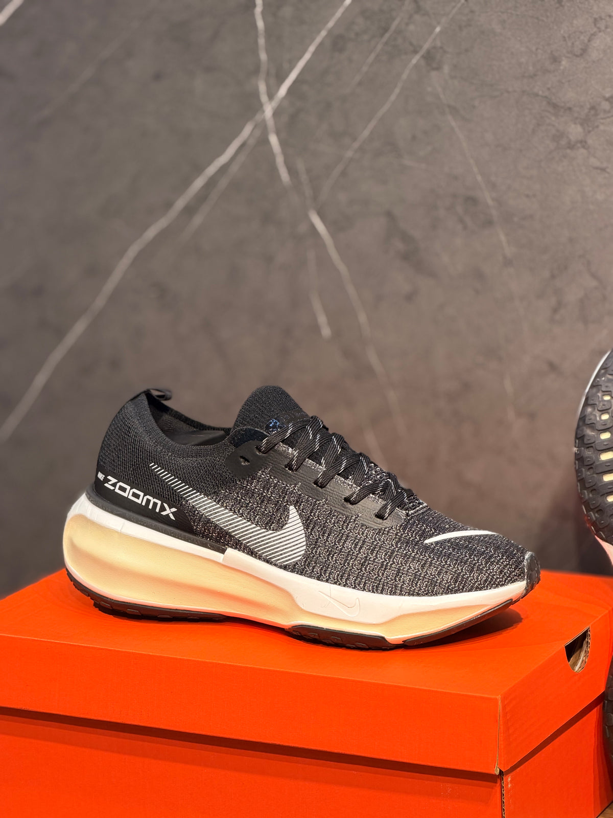 NIKE ZOOM X