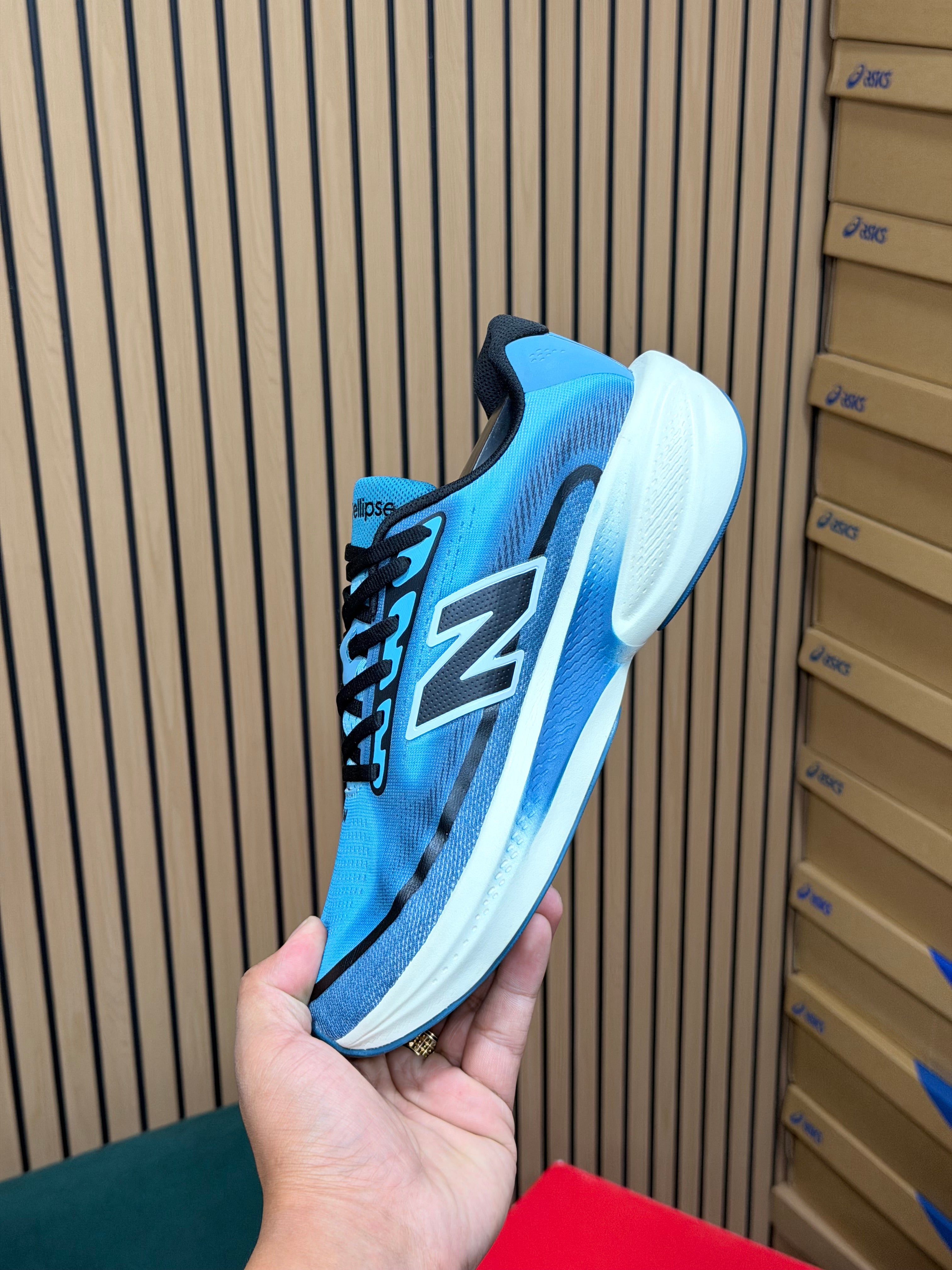 NEW BALANCE ELLIPSE