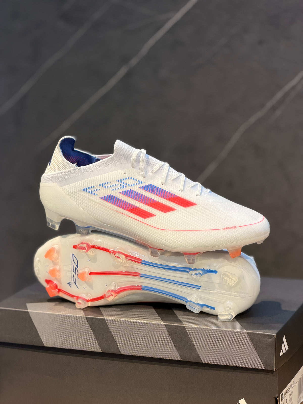 ADIDAS GUAYO GAMA MEDIA