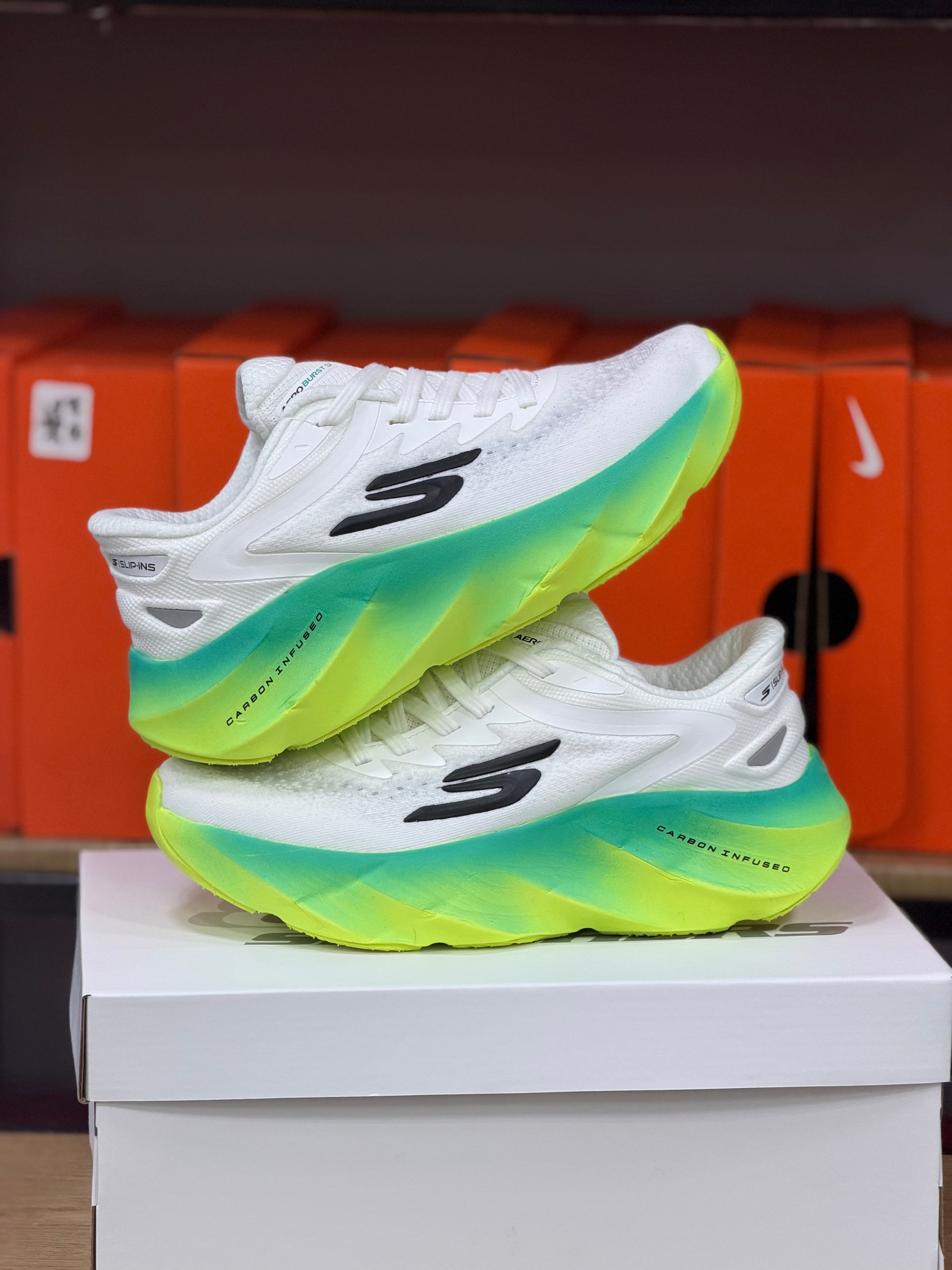 SKECHERS