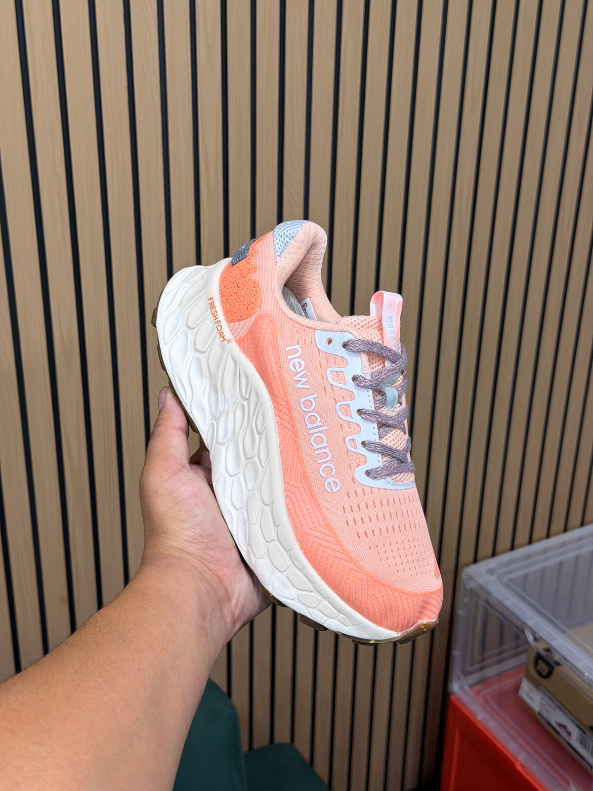 NEW BALANCE MORE V4