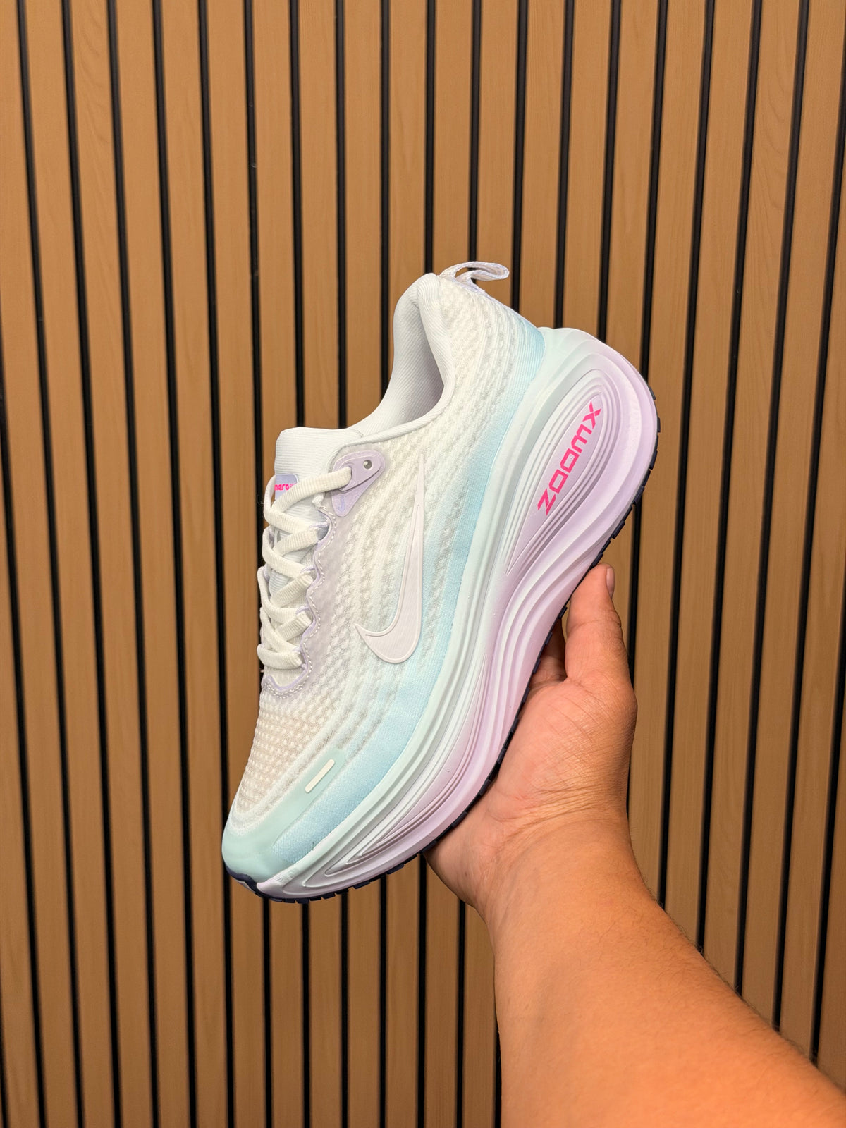 NIKE VOMERO PLUS