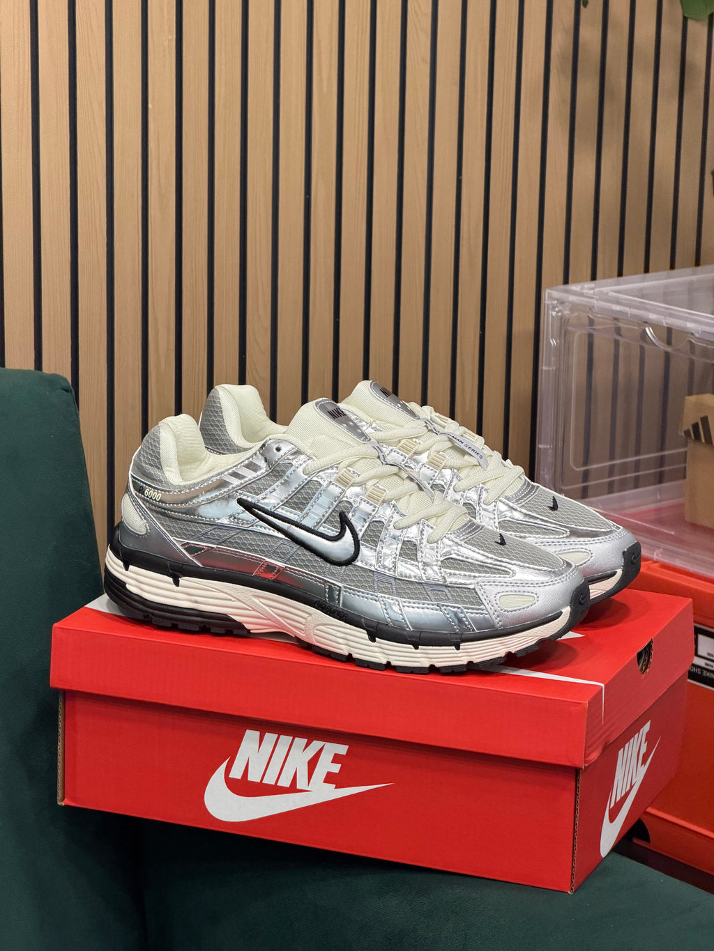 NIKE P-6000
