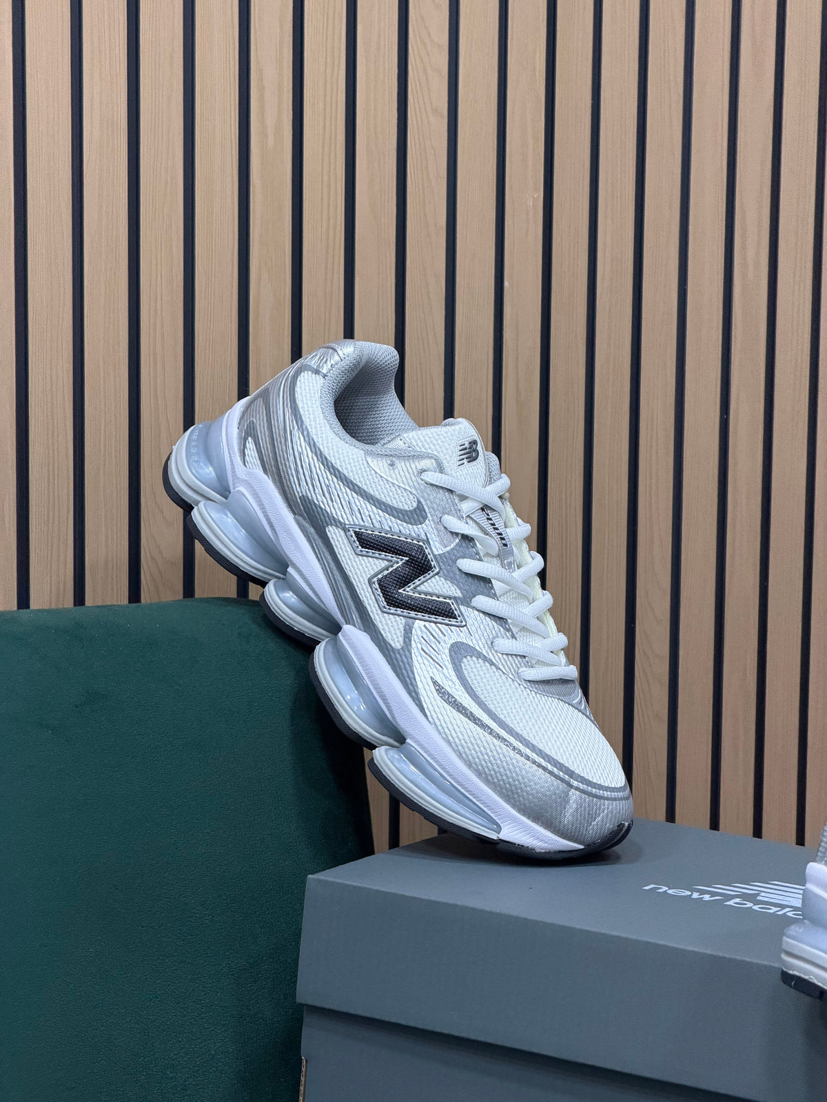 NEW BALANCE ABZORB 2000