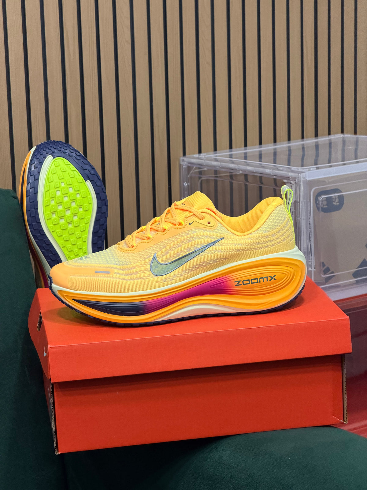 NIKE VOMERO PLUS