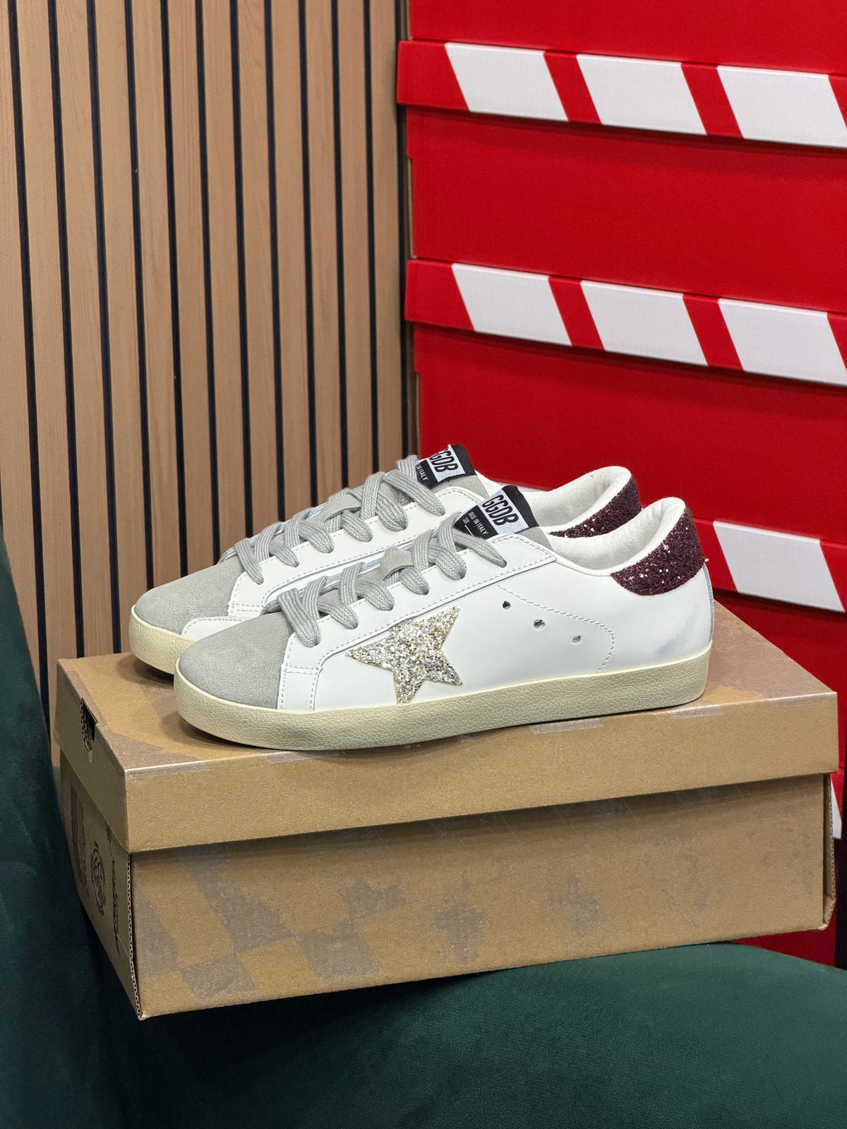 GOLDEN GOOSE
