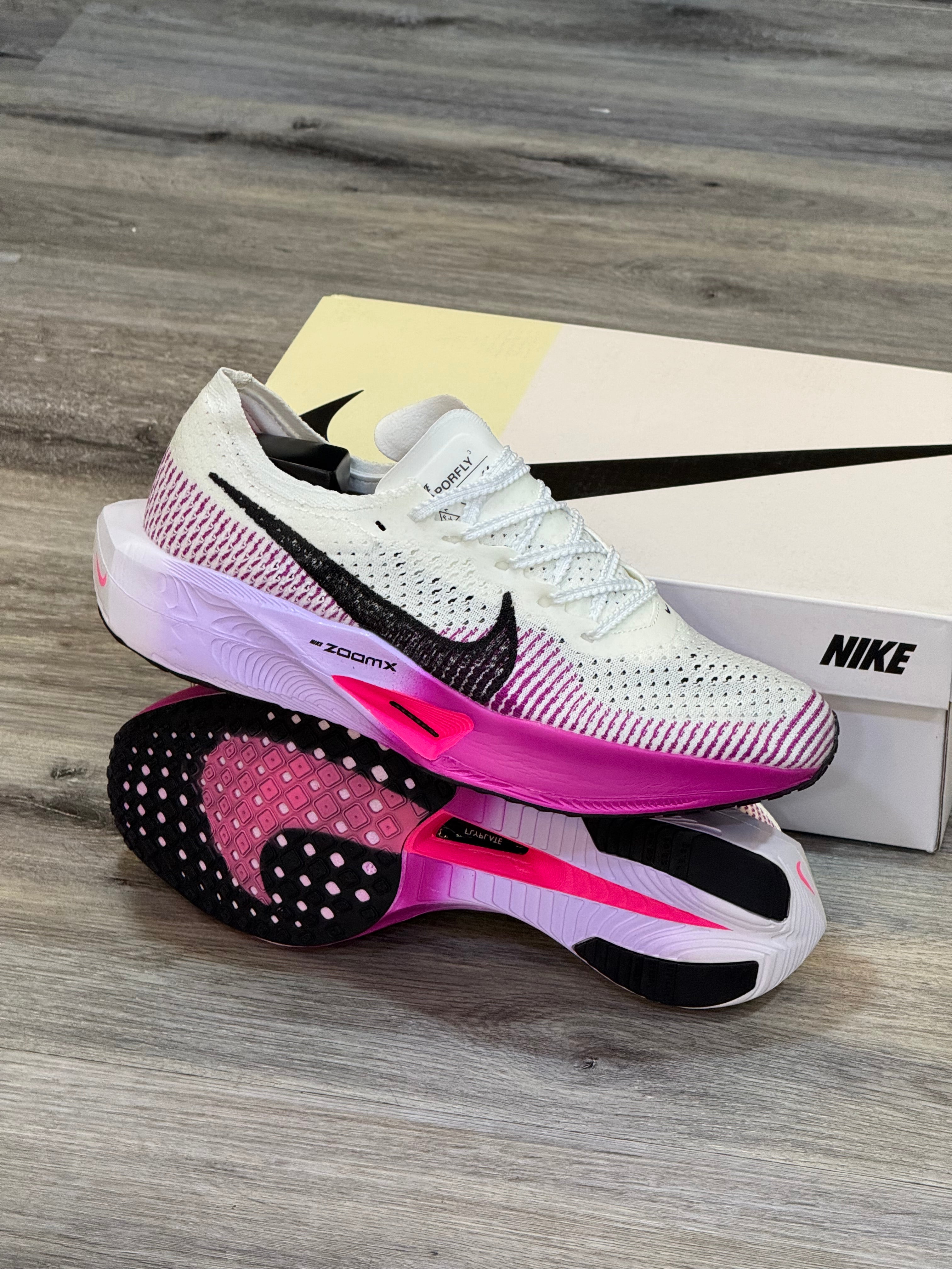 NIKE VAPOR FLY