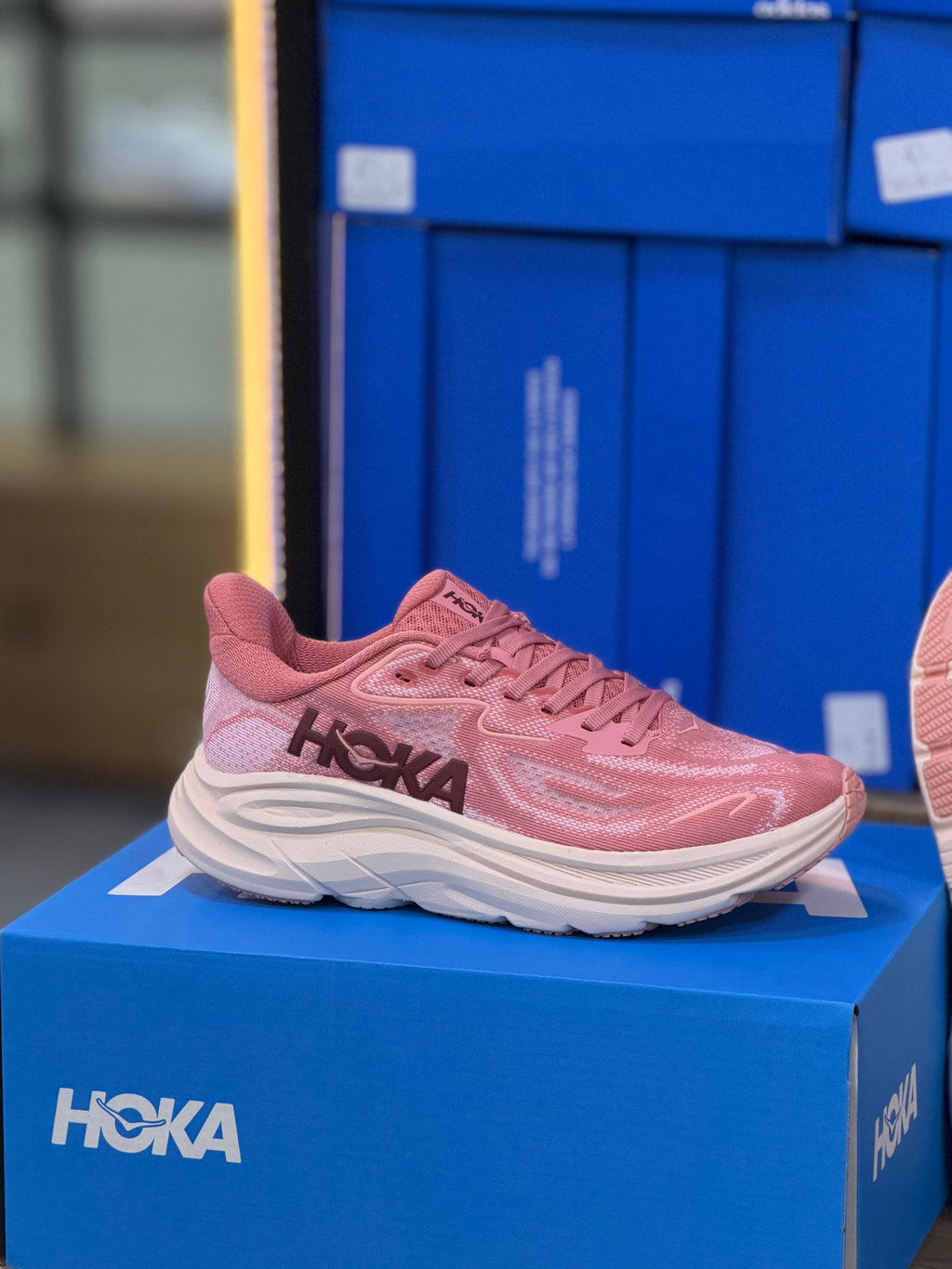 HOKA CLIFTON 10
