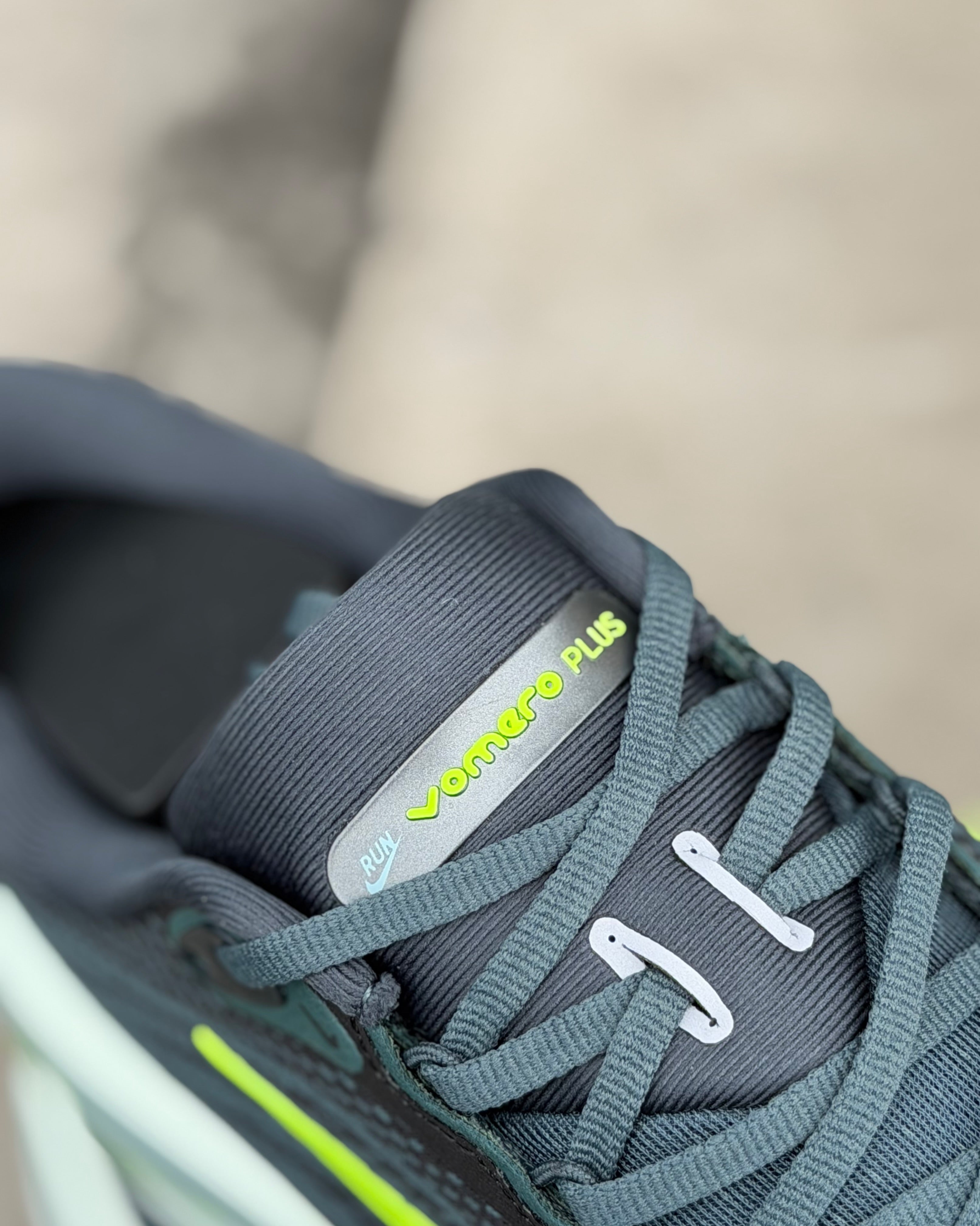 NIKE VOMERO PLUS