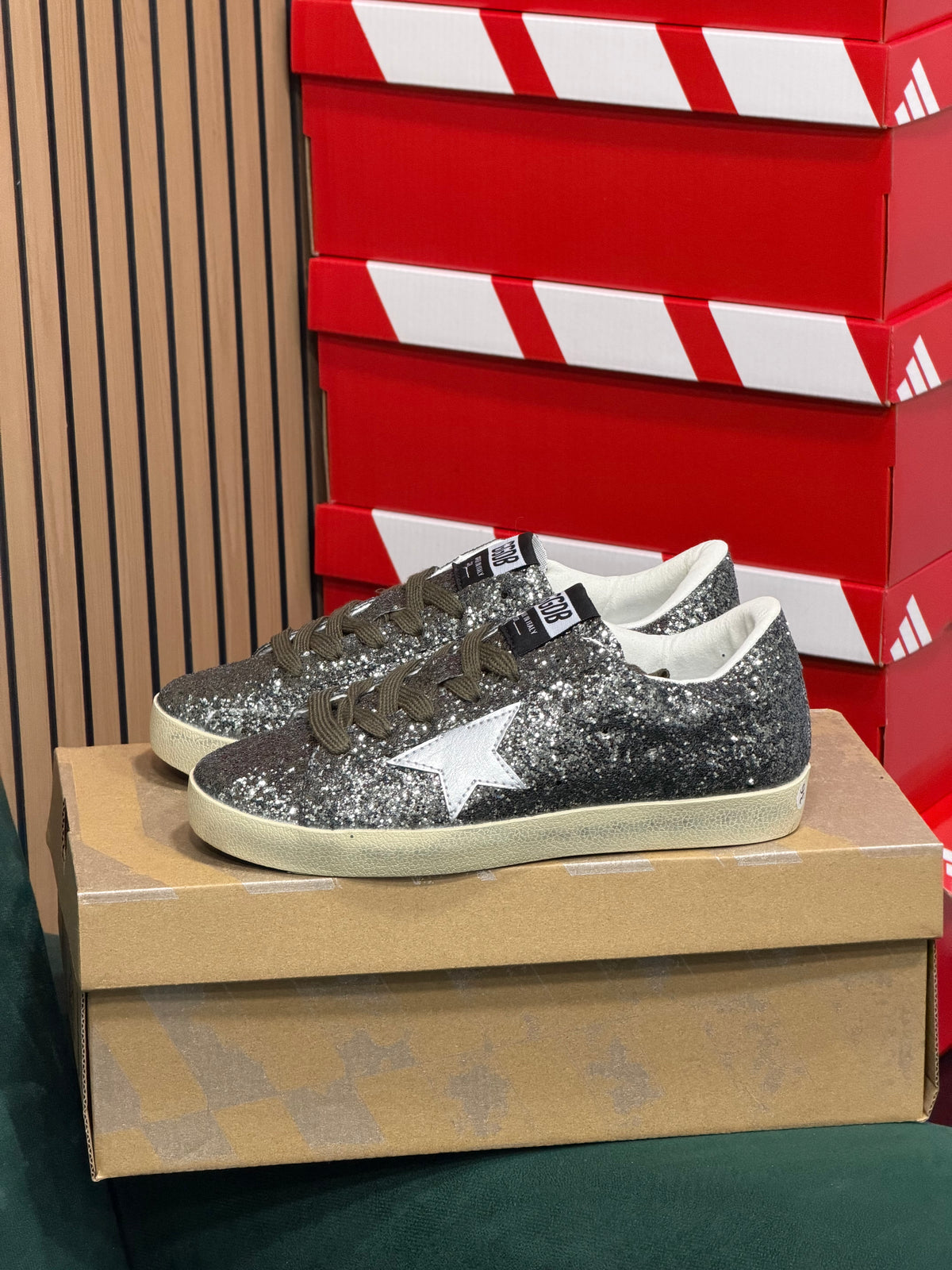 GOLDEN GOOSE