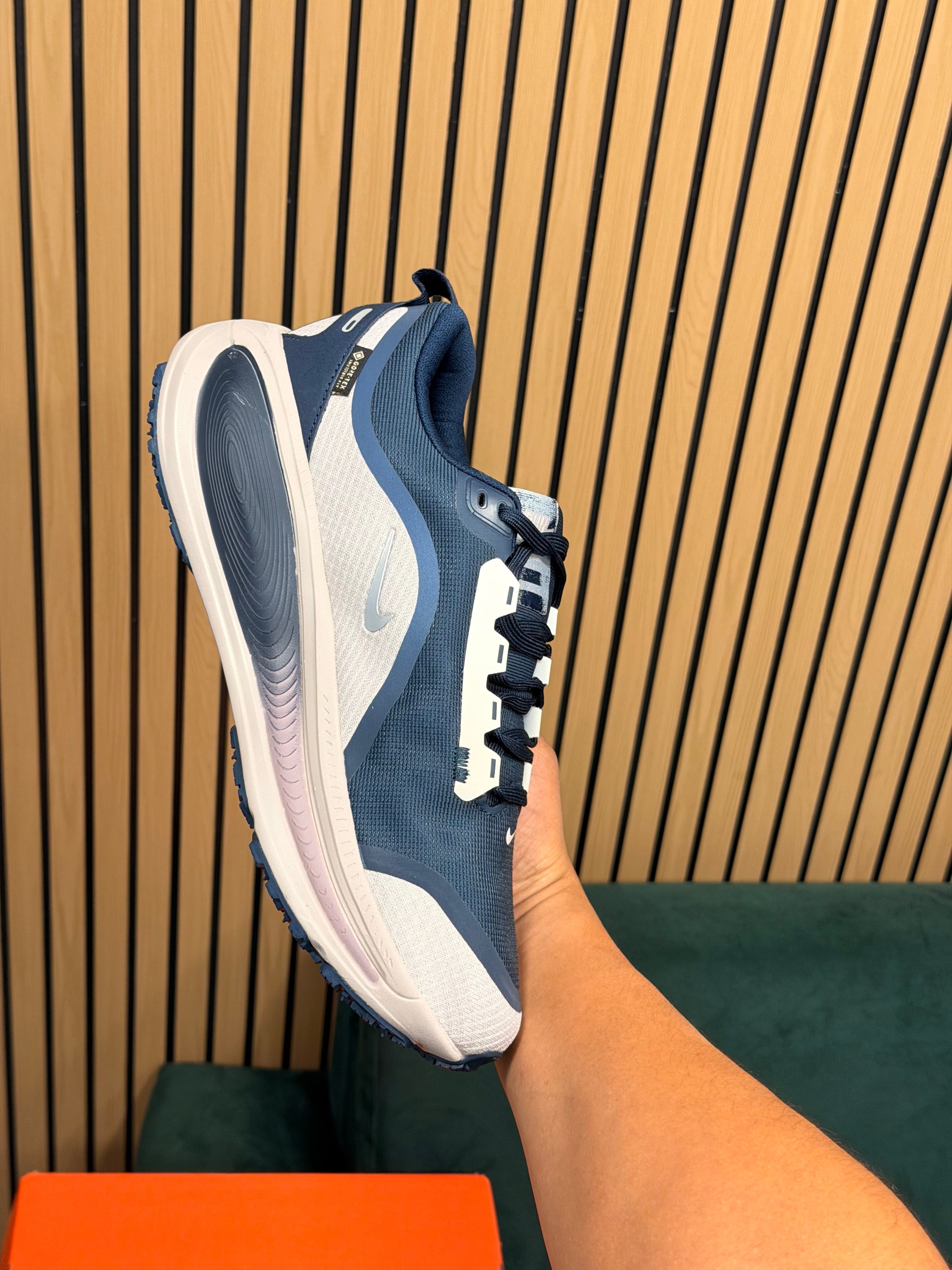 NIKE VOMERO 18 GORETEX