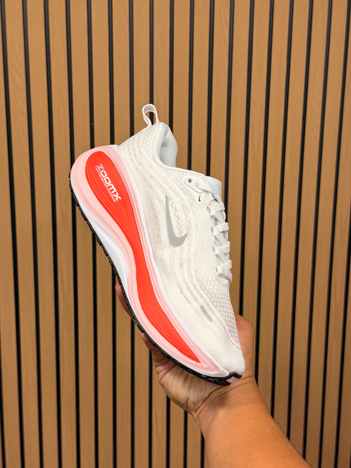 NIKE VOMERO PLUS