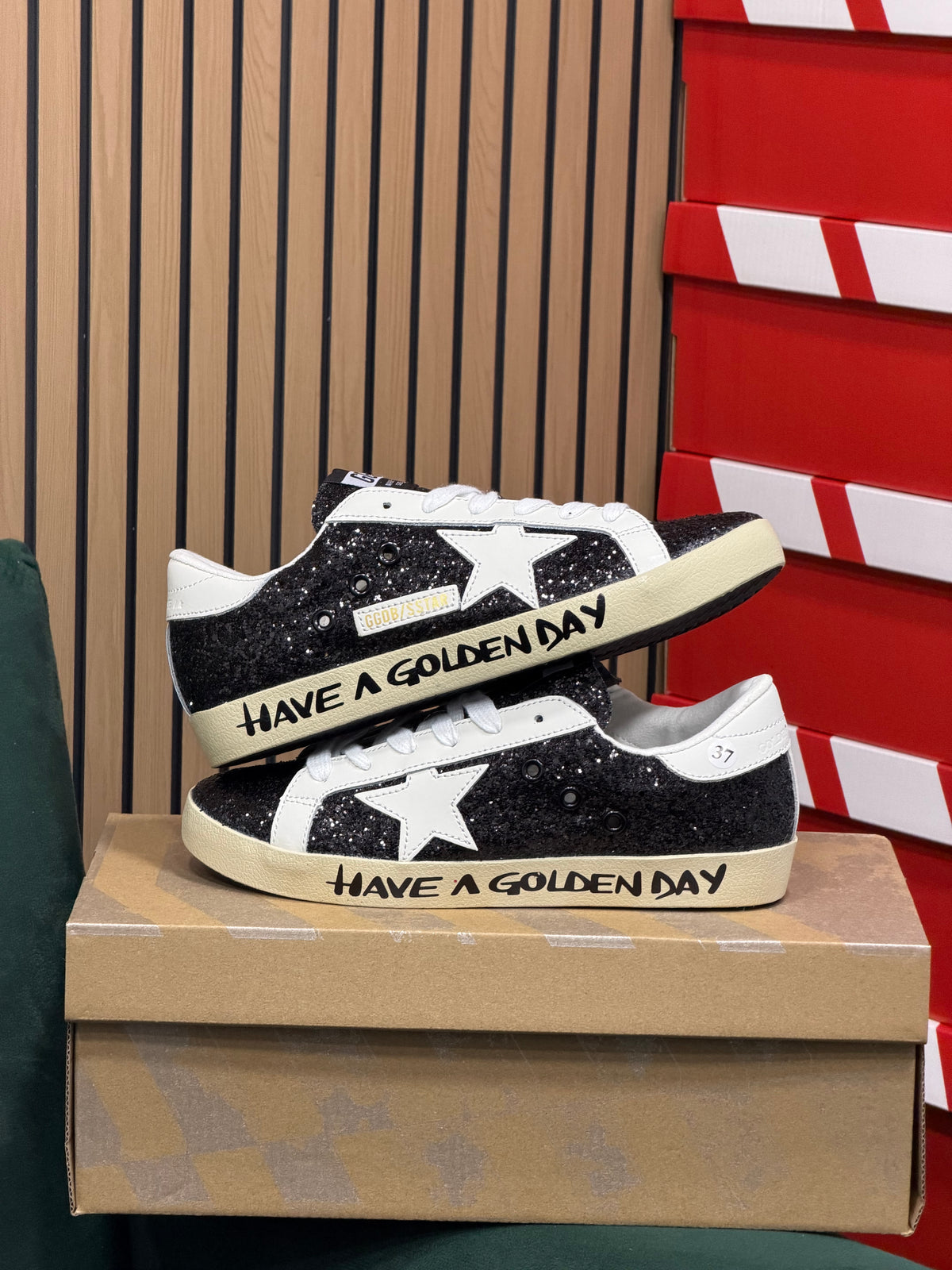GOLDEN GOOSE