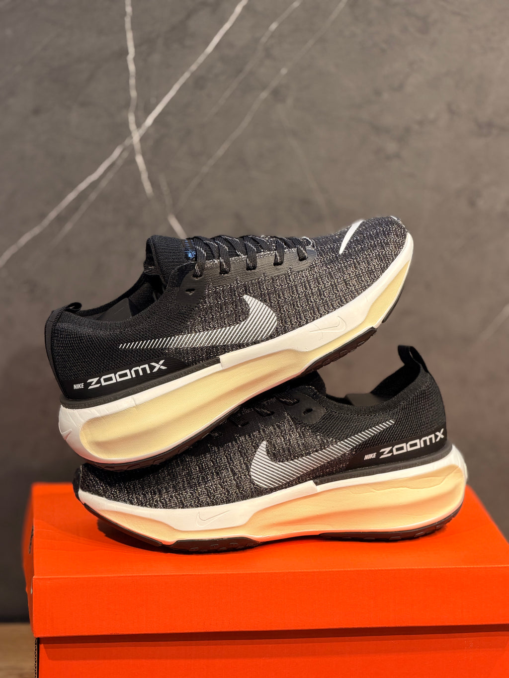 NIKE ZOOM X