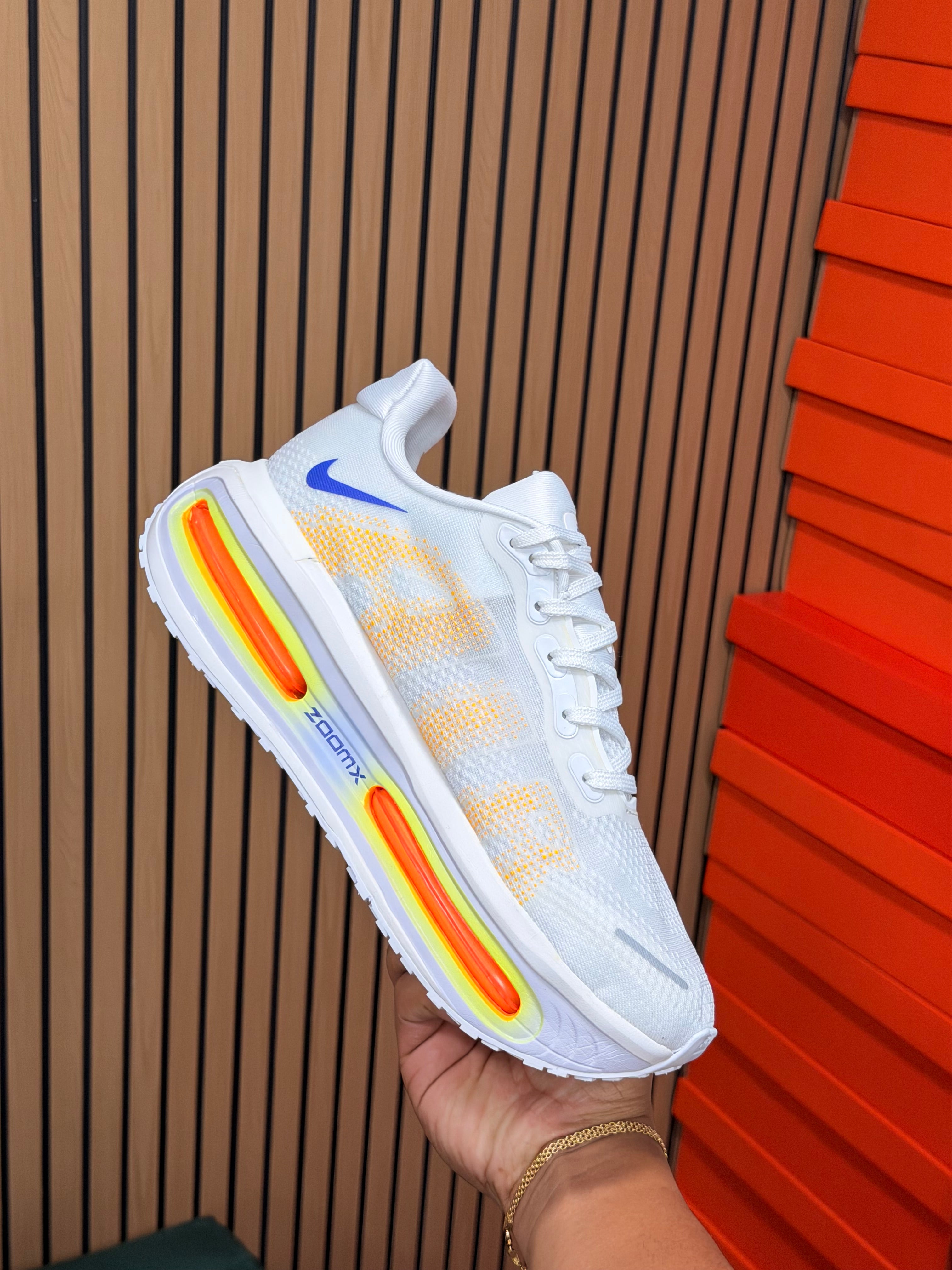 NIKE VOMERO PREMIUM
