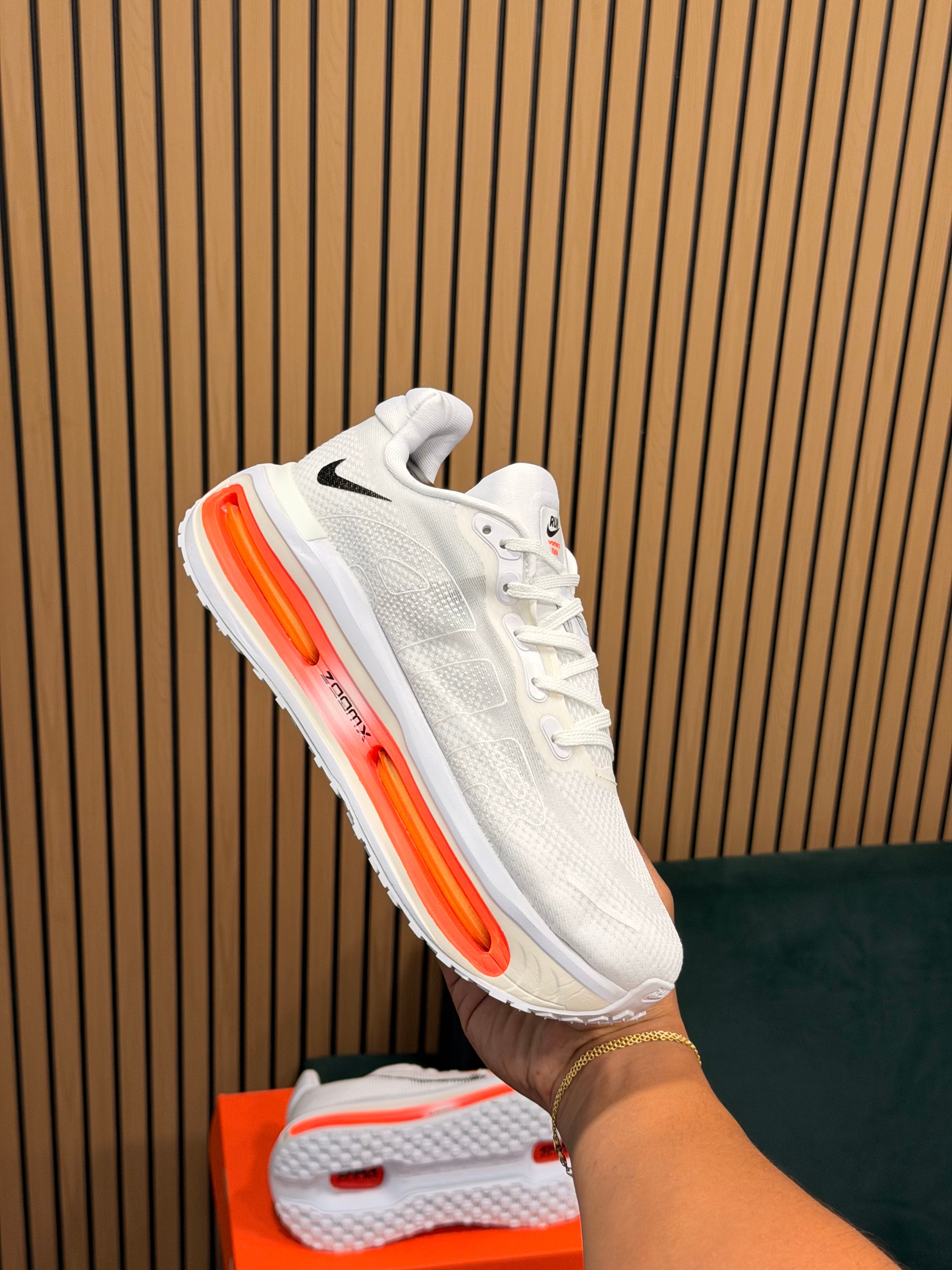 NIKE VOMERO PREMIUM