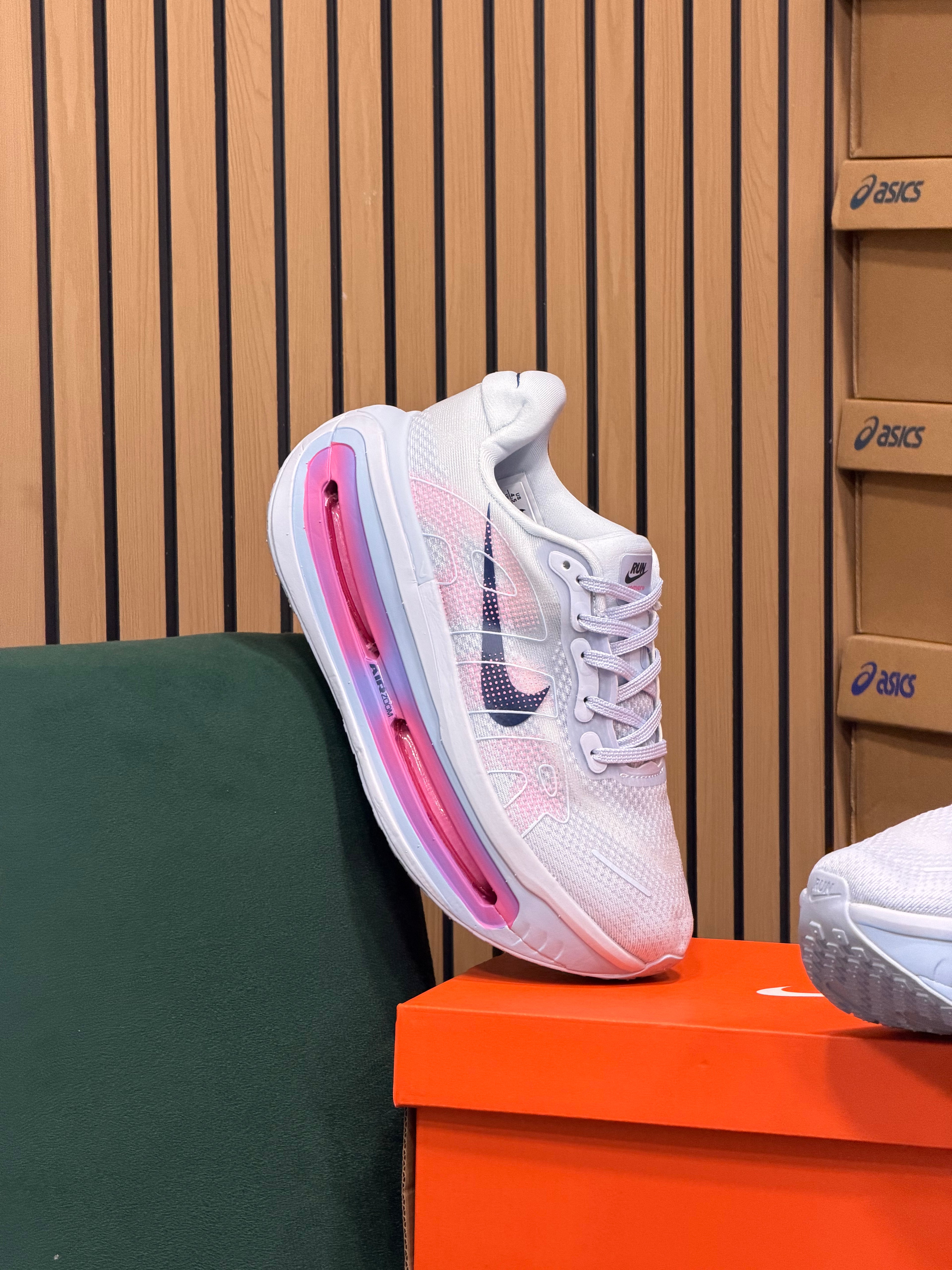 NIKE VOMERO PREMIUM