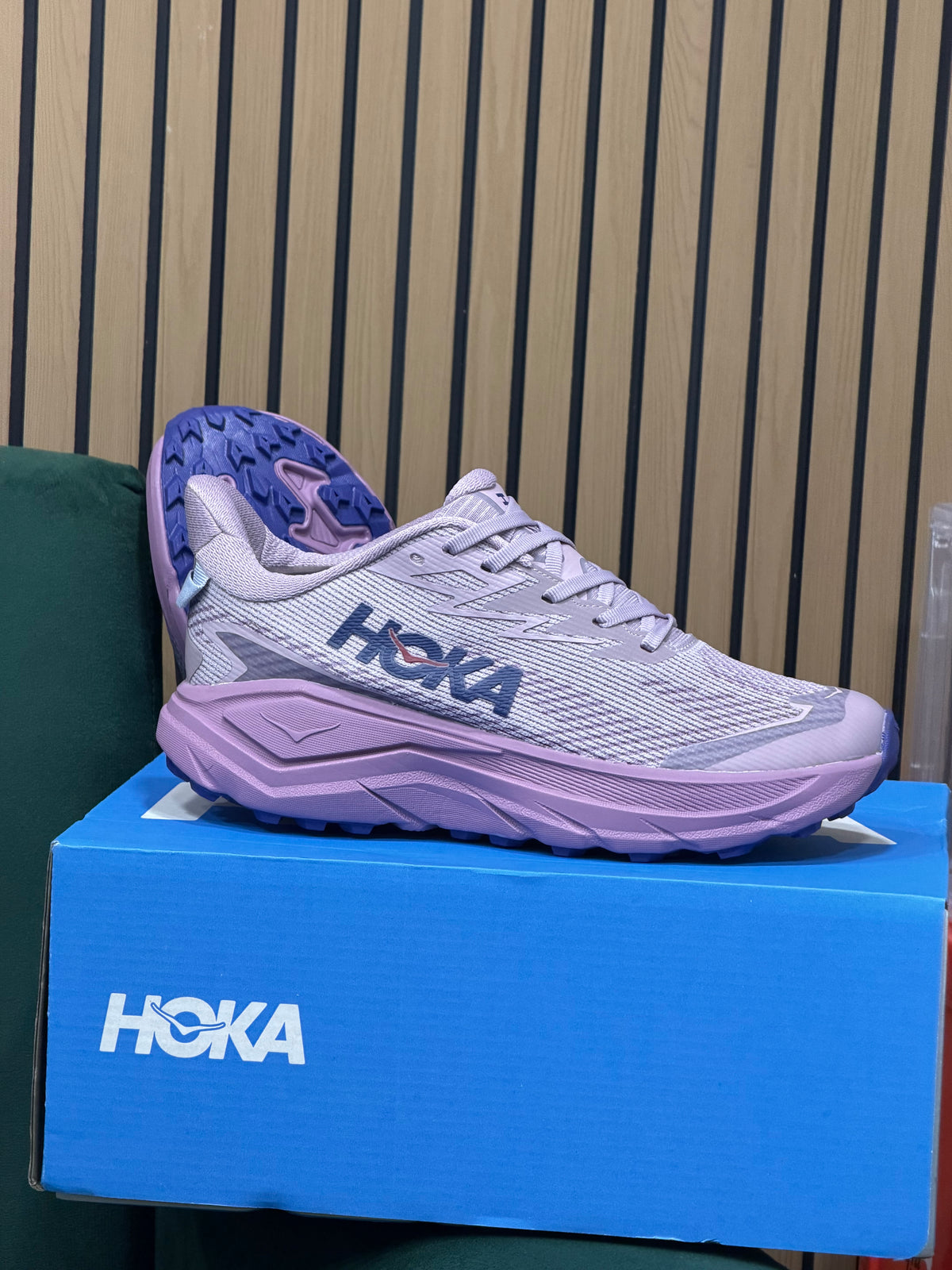 HOKA CHALLENGER 8