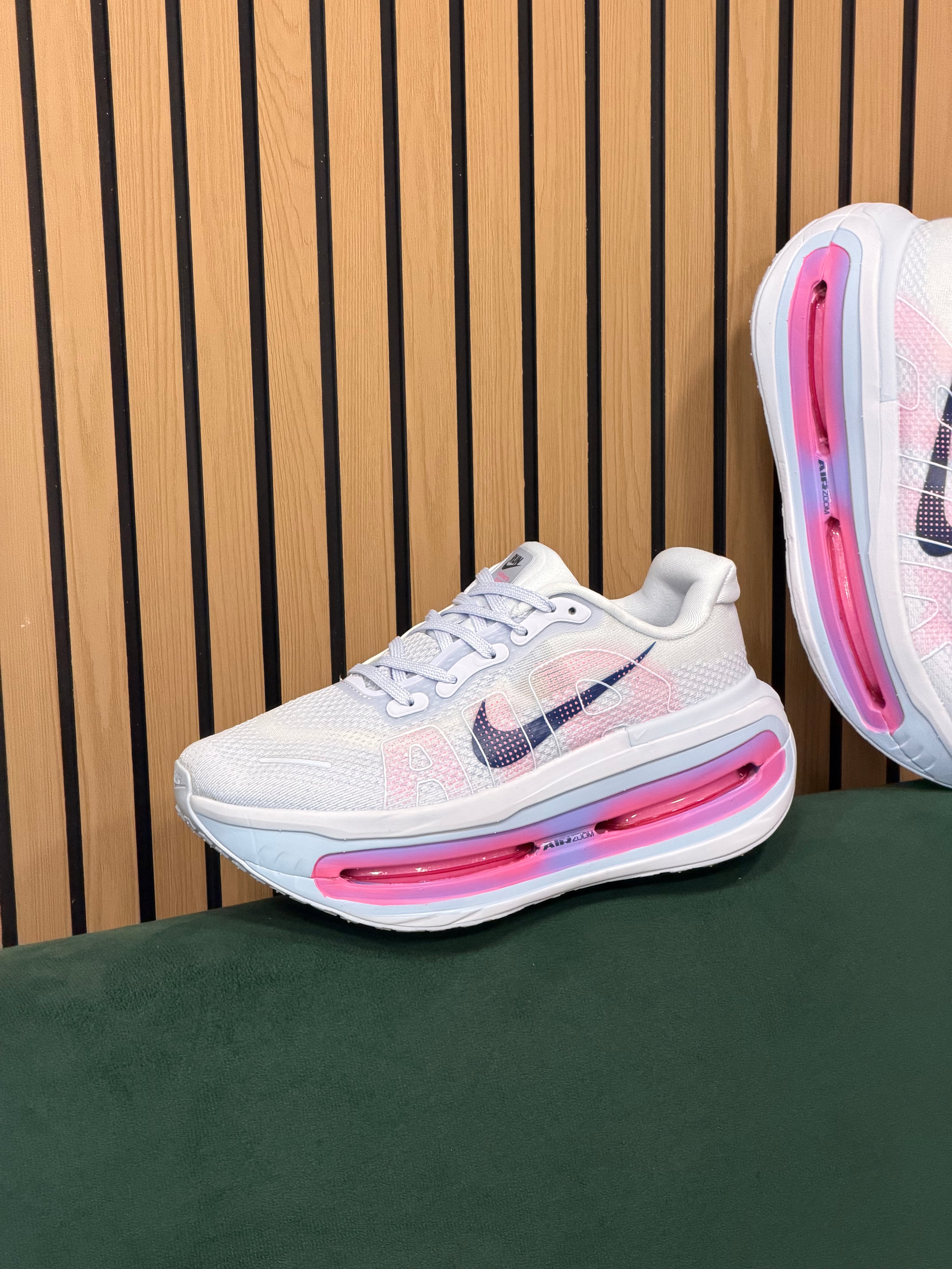 NIKE VOMERO PREMIUM