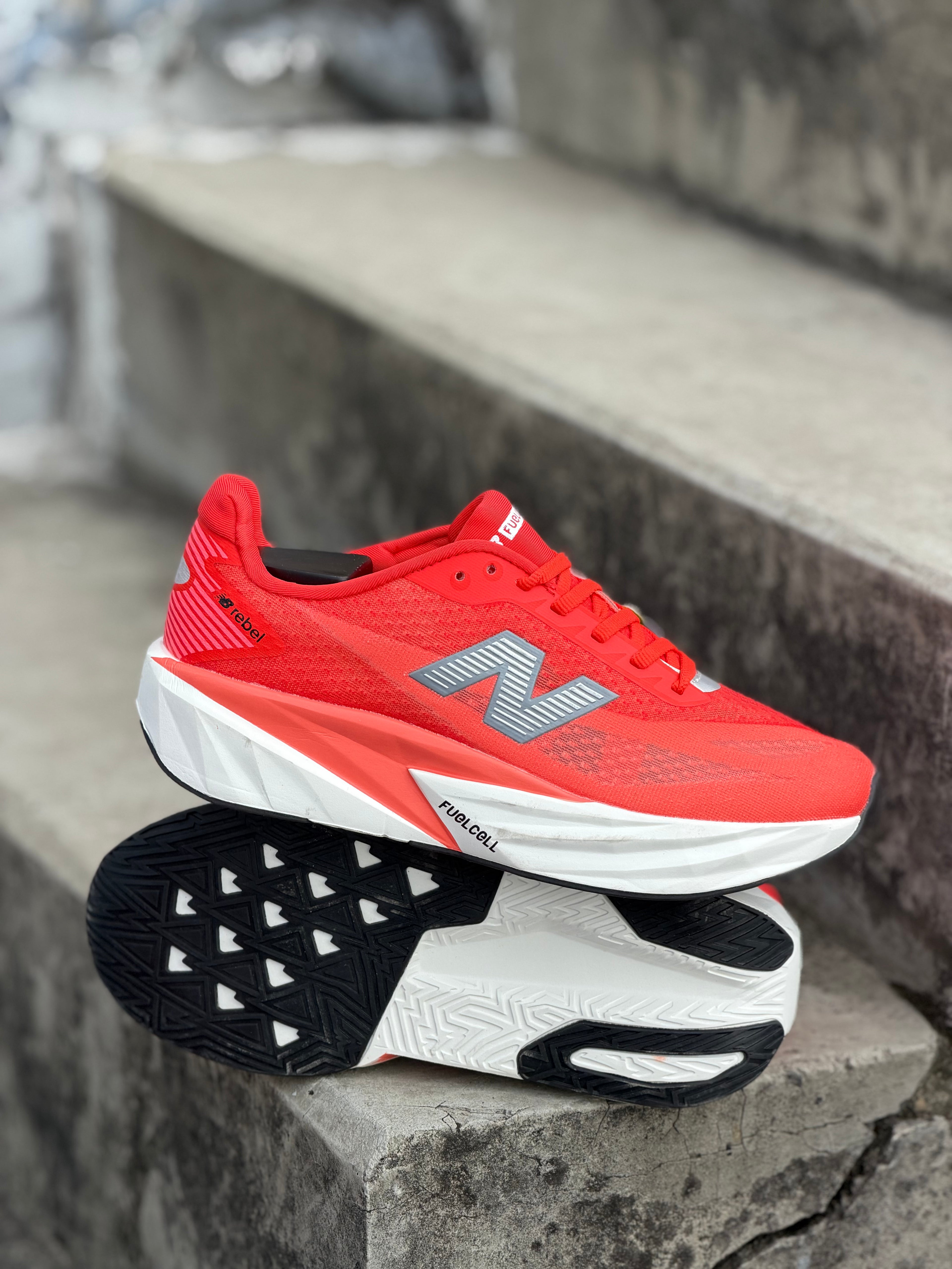 NEW BALANCE REBEL V5