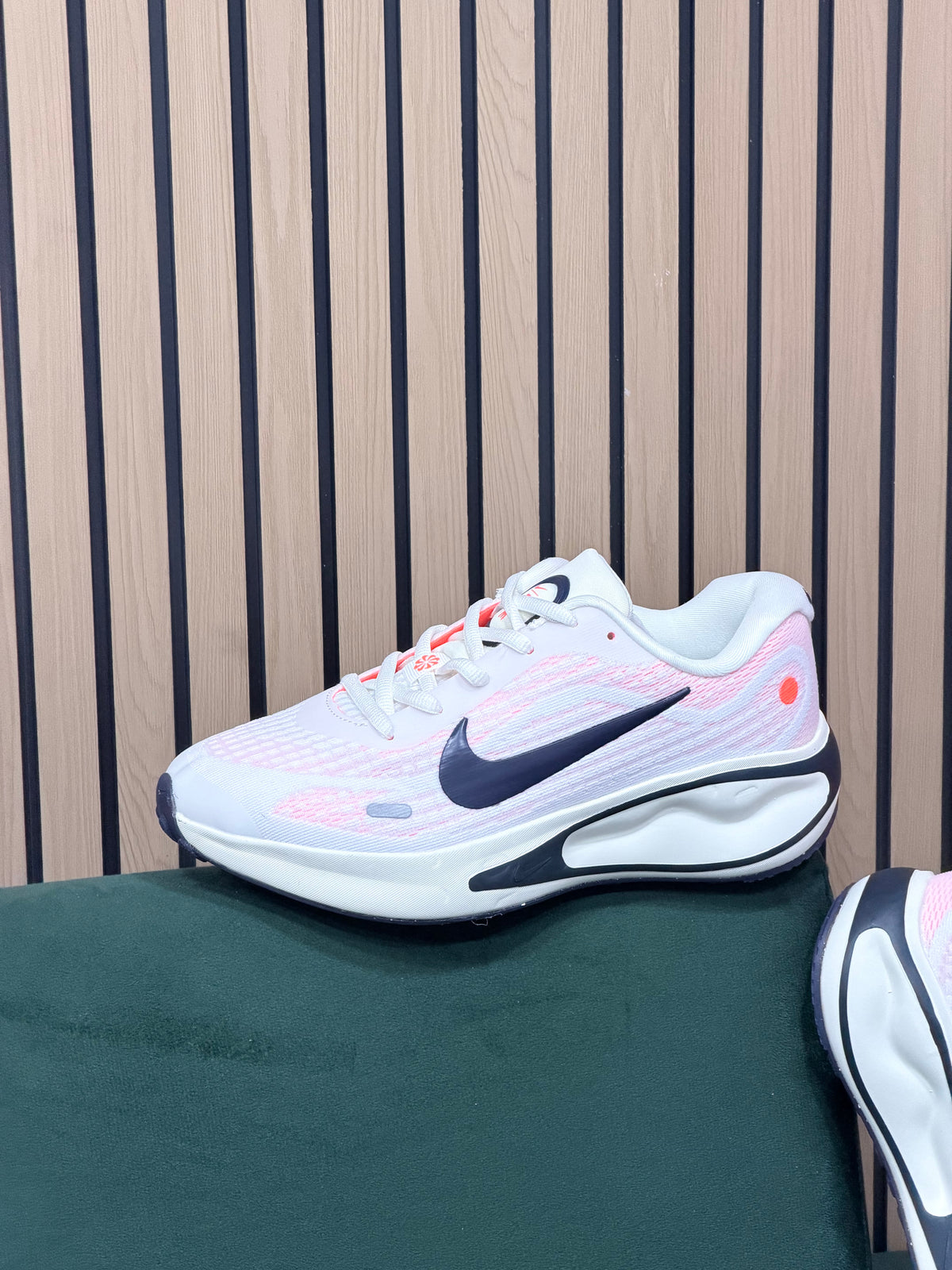 NIKE AIR